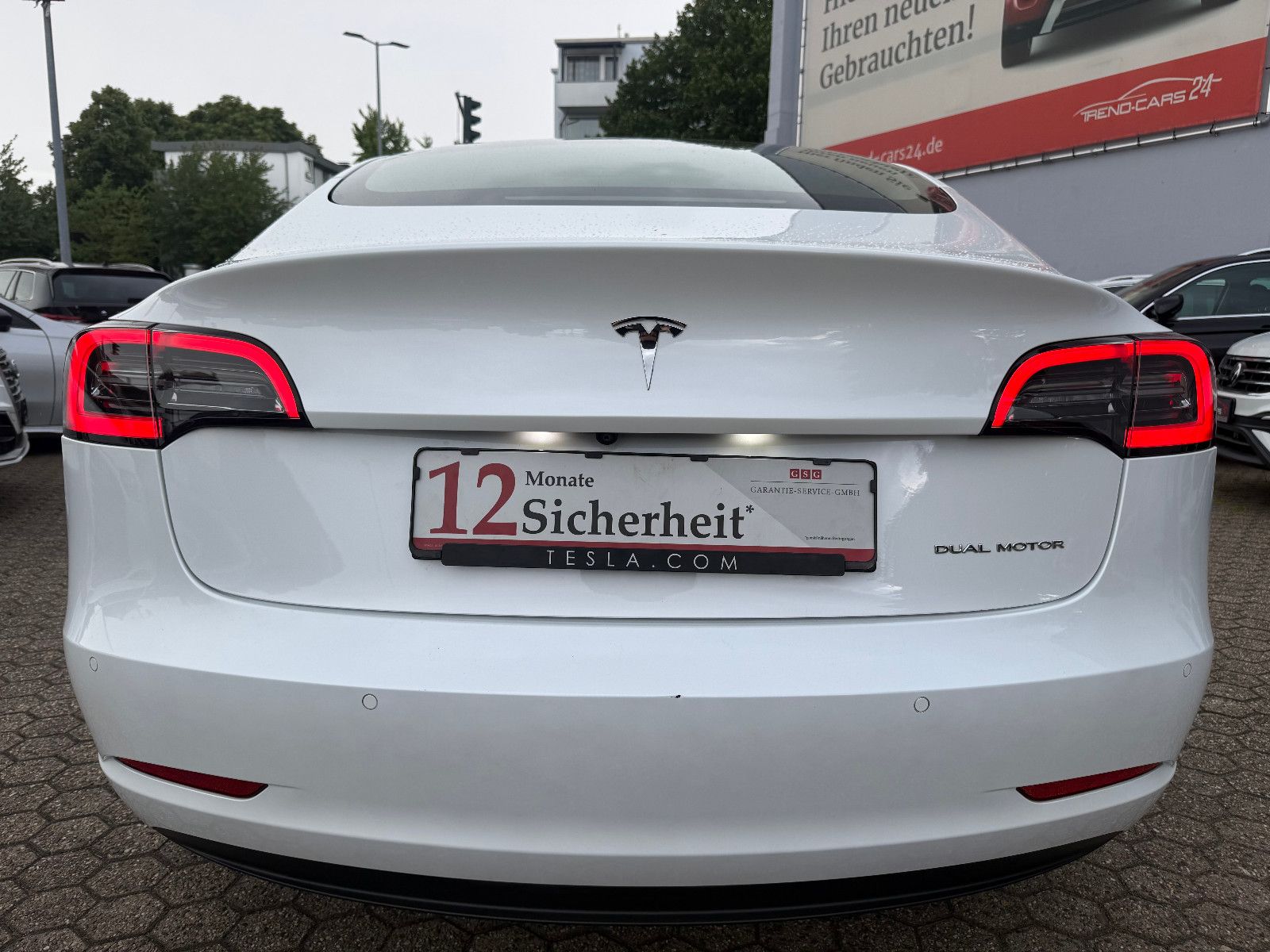 Fahrzeugabbildung Tesla Model 3 *Long Range* Dual Motor *AWD* Autopilot