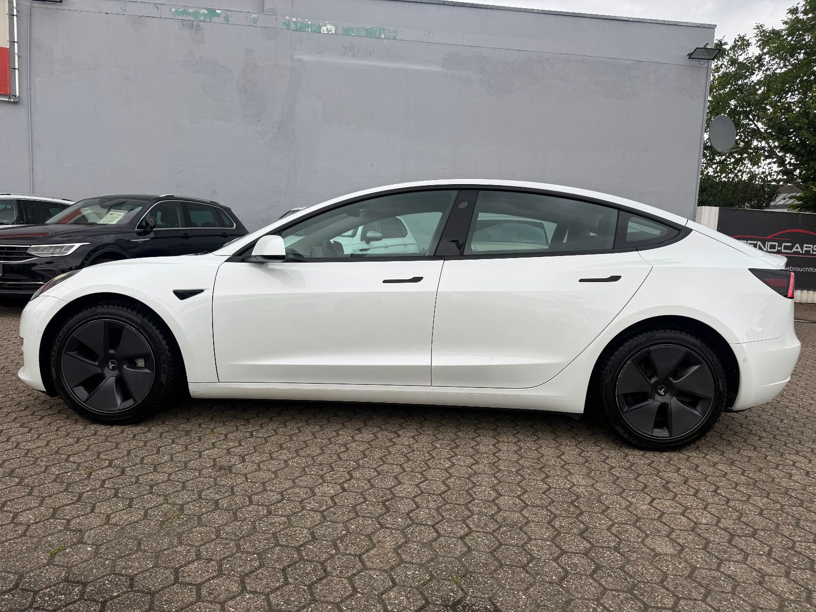 Fahrzeugabbildung Tesla Model 3 *Long Range* Dual Motor *AWD* Autopilot