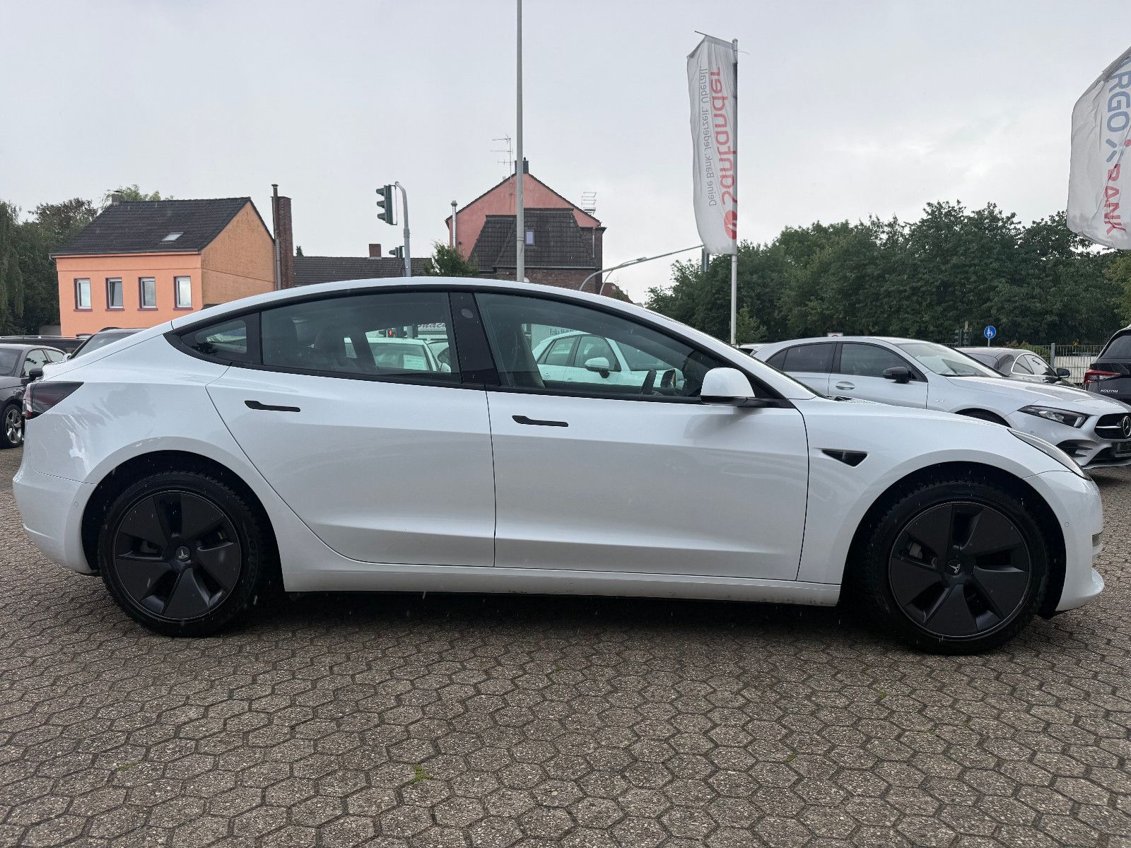 Fahrzeugabbildung Tesla Model 3 *Long Range* Dual Motor *AWD* Autopilot