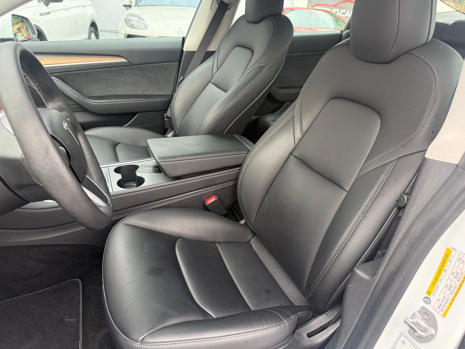 Fahrzeugabbildung Tesla Model 3 *Long Range* Dual Motor *AWD* Autopilot