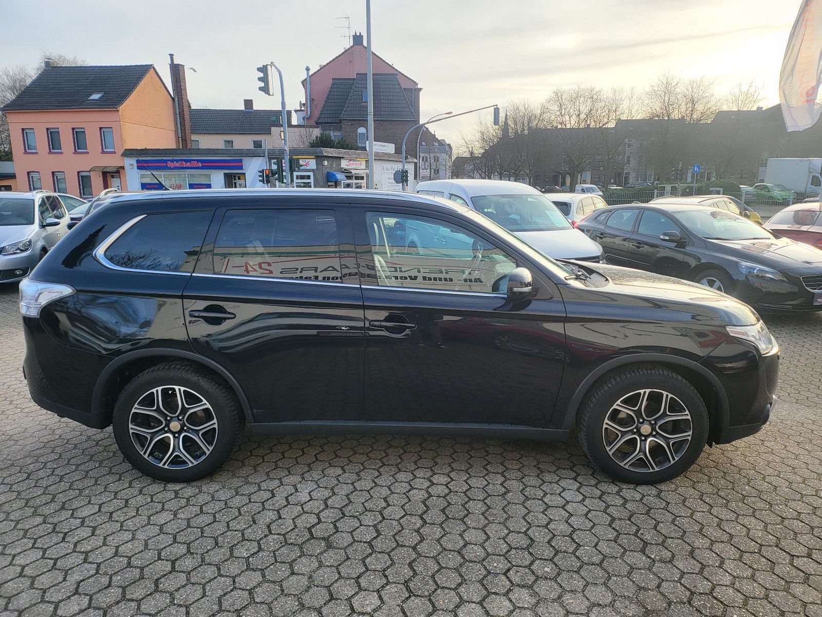 Fahrzeugabbildung Mitsubishi Outlander ClearTec Instyle 4WD ***7 Sitzer***