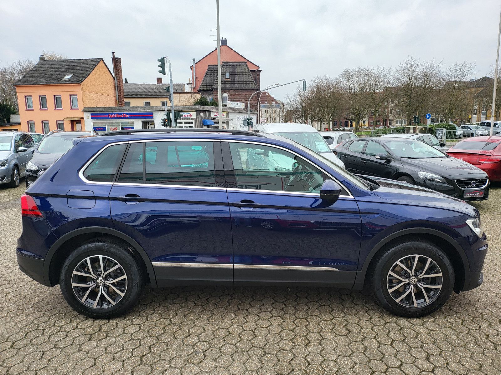 Fahrzeugabbildung Volkswagen Tiguan Comfortline BMT/Start-Stopp