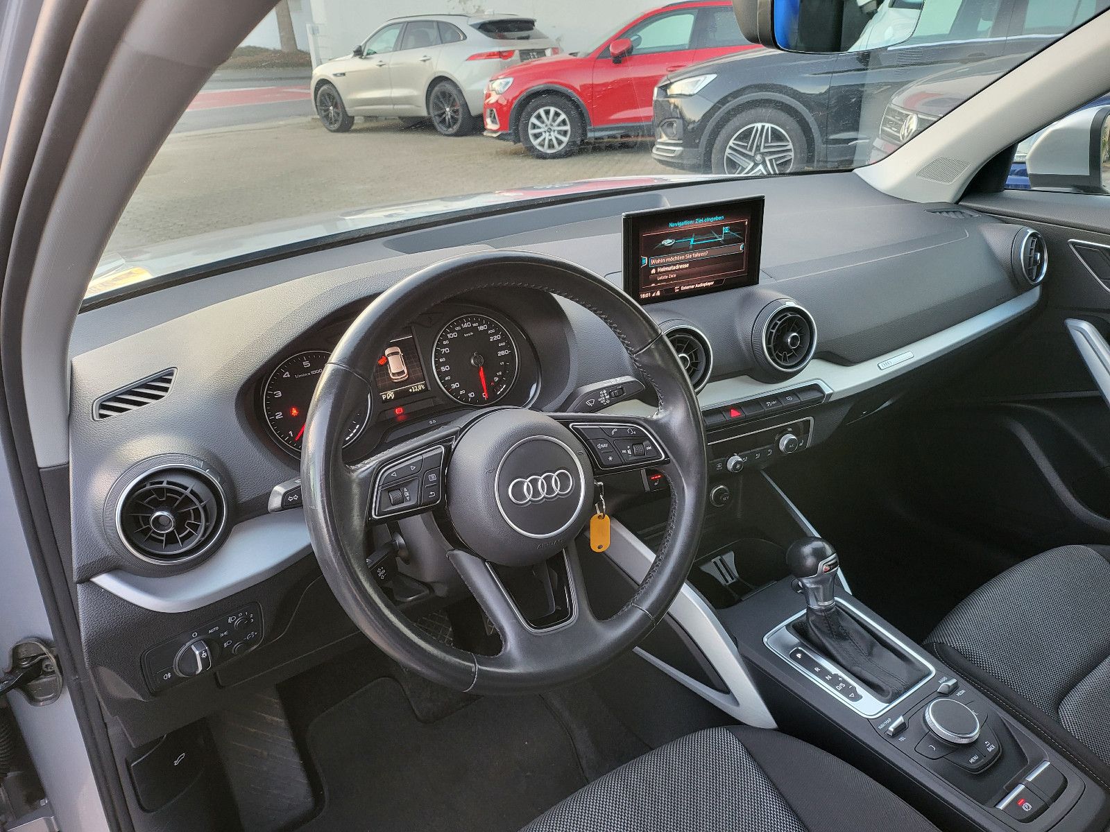 Fahrzeugabbildung Audi Q2 35 TFSI sport*Tempomat*Navi*Sitzheizung*
