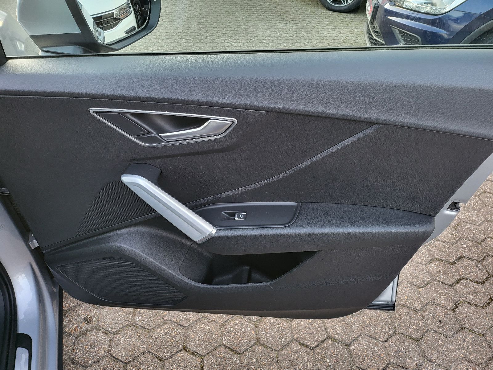 Fahrzeugabbildung Audi Q2 35 TFSI sport*Tempomat*Navi*Sitzheizung*