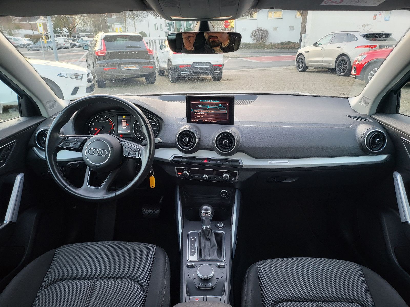 Fahrzeugabbildung Audi Q2 35 TFSI sport*Tempomat*Navi*Sitzheizung*