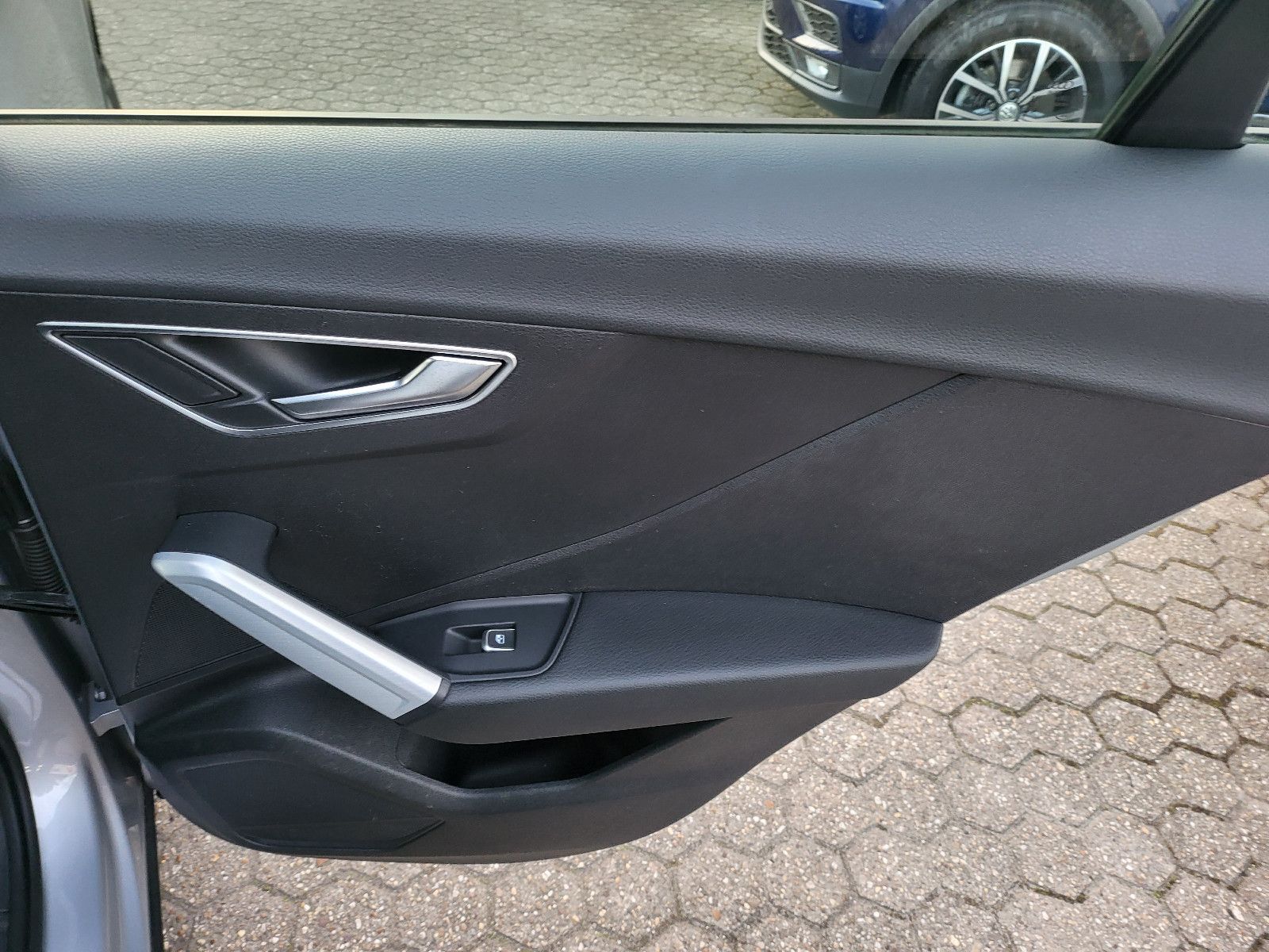 Fahrzeugabbildung Audi Q2 35 TFSI sport*Tempomat*Navi*Sitzheizung*