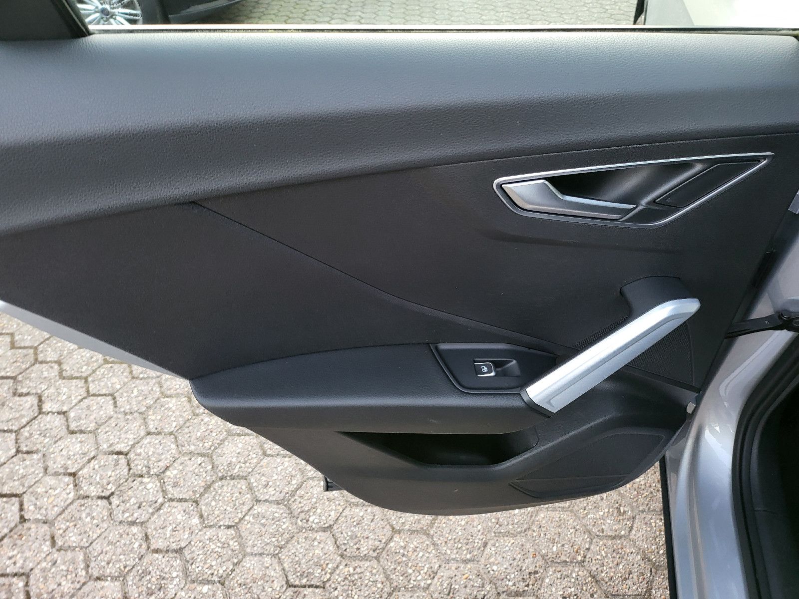 Fahrzeugabbildung Audi Q2 35 TFSI sport*Tempomat*Navi*Sitzheizung*