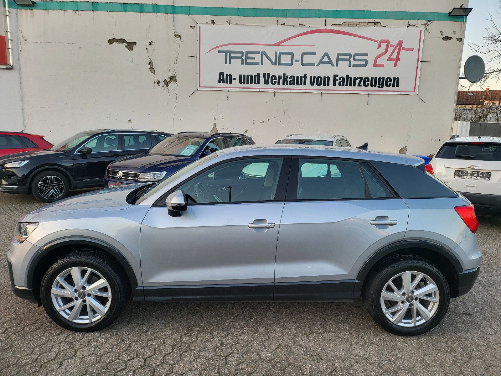 Fahrzeugabbildung Audi Q2 35 TFSI sport*Tempomat*Navi*Sitzheizung*