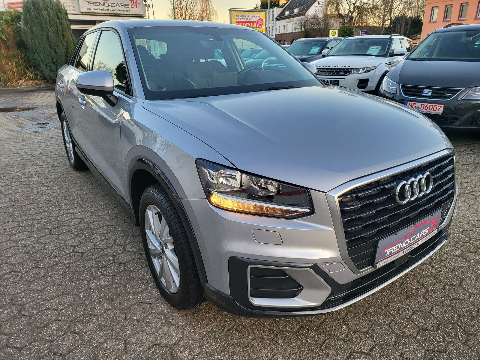 Fahrzeugabbildung Audi Q2 35 TFSI sport*Tempomat*Navi*Sitzheizung*