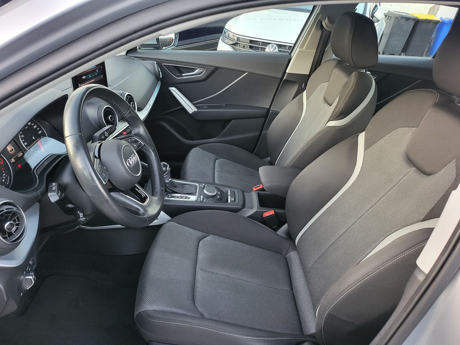 Fahrzeugabbildung Audi Q2 35 TFSI sport*Tempomat*Navi*Sitzheizung*