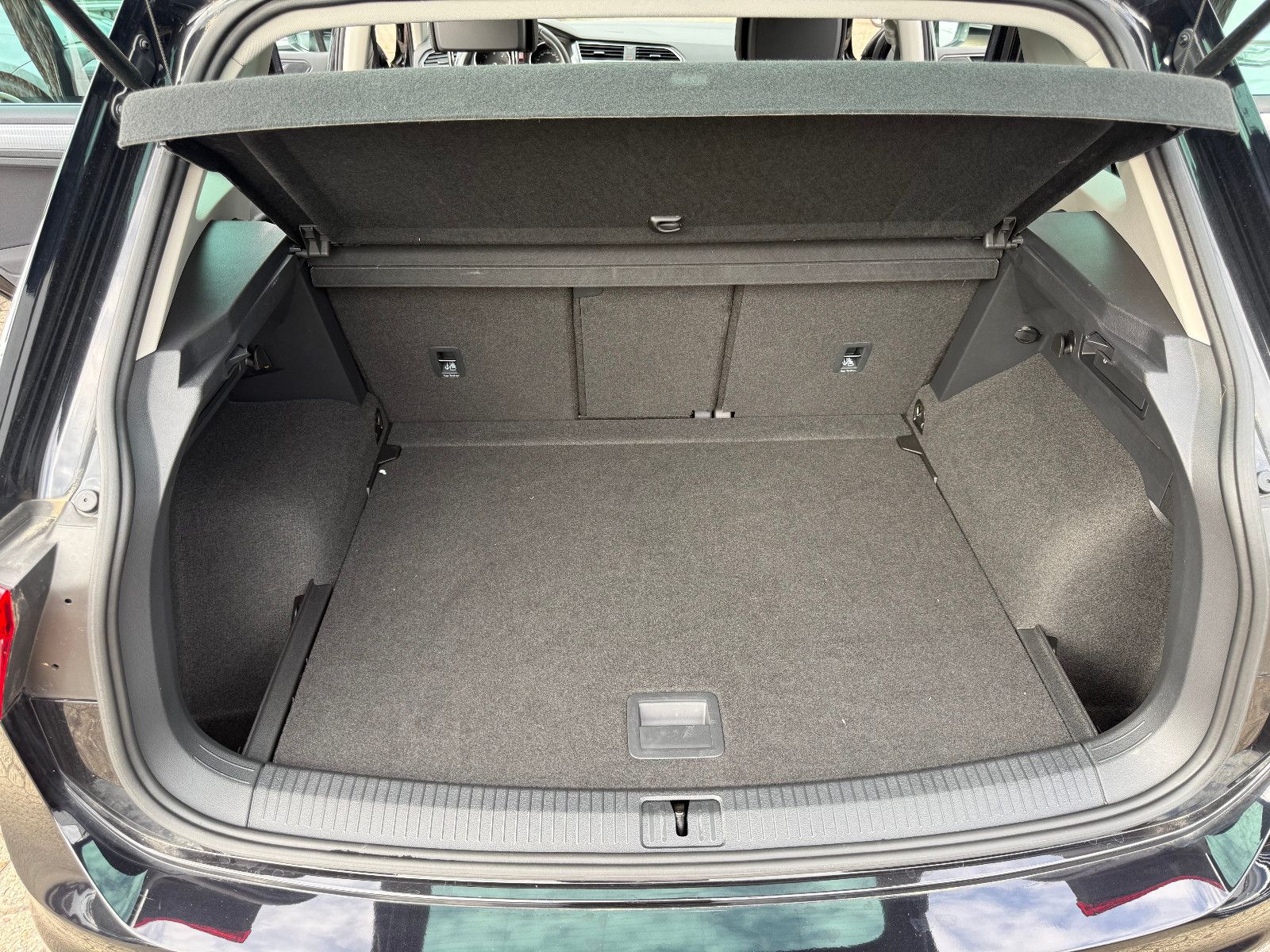 Fahrzeugabbildung Volkswagen Tiguan Life 4Motion*ACC*AHK*NAVI*