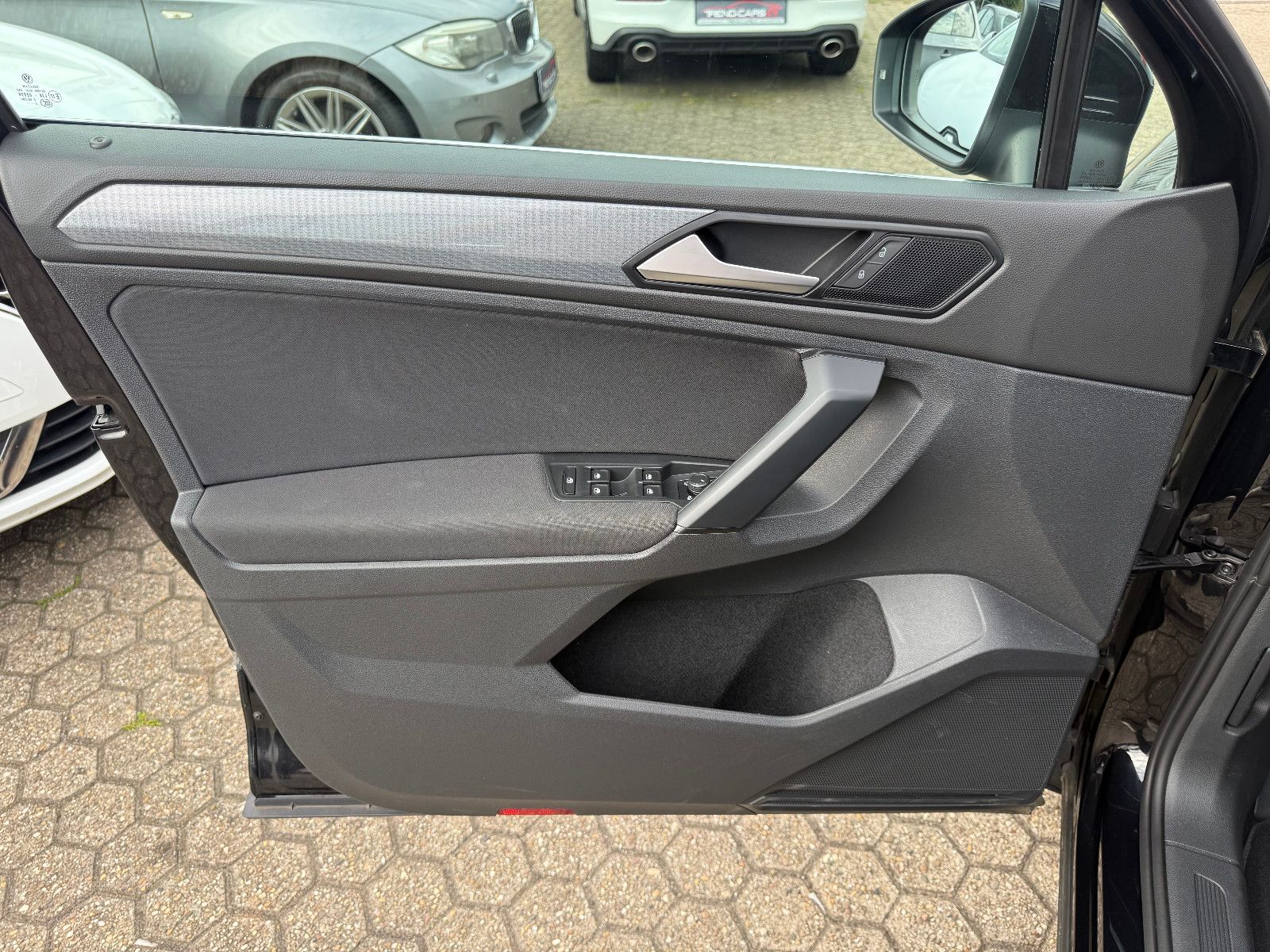Fahrzeugabbildung Volkswagen Tiguan Life 4Motion*ACC*AHK*NAVI*