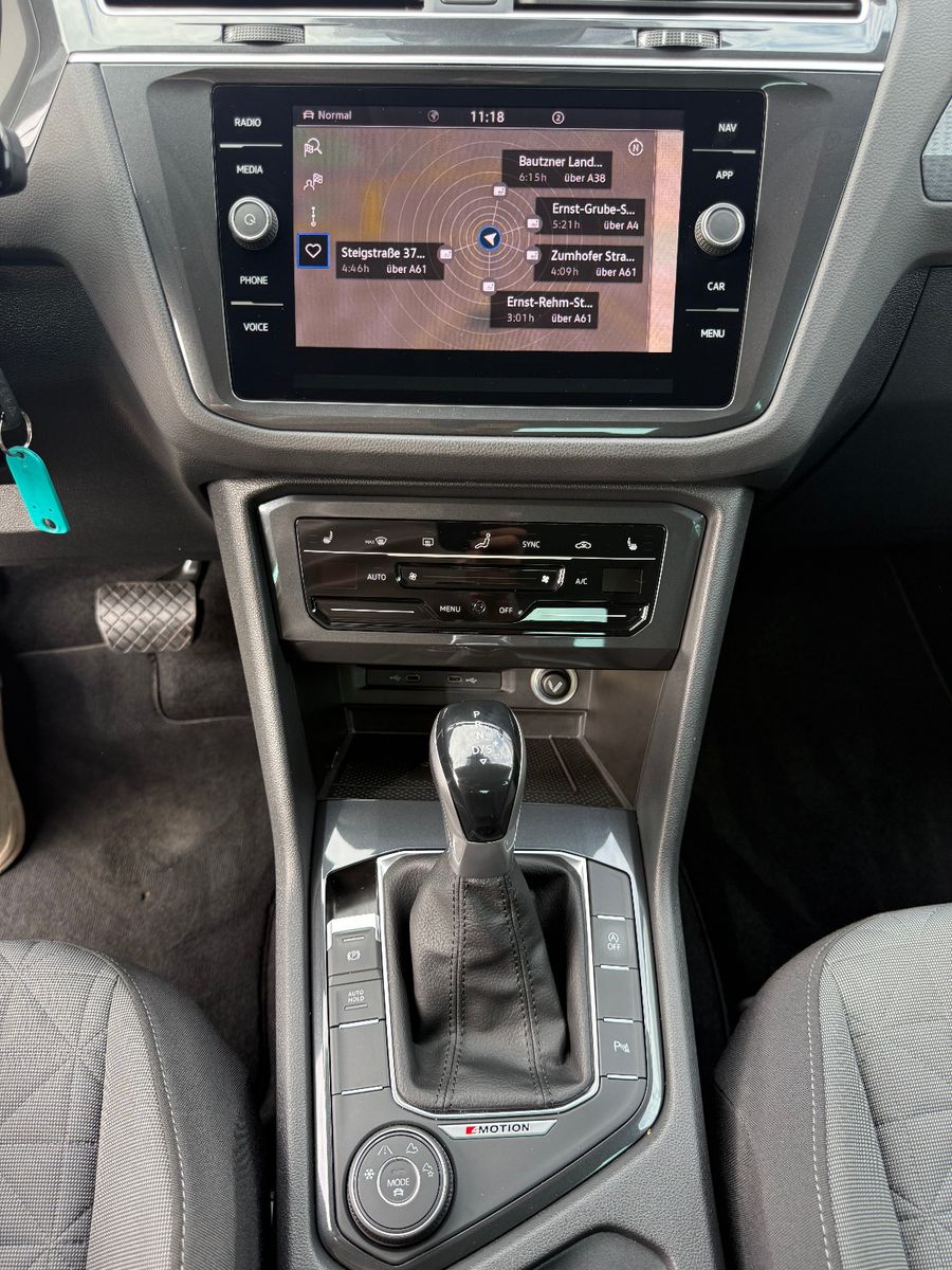 Fahrzeugabbildung Volkswagen Tiguan Life 4Motion*ACC*AHK*NAVI*