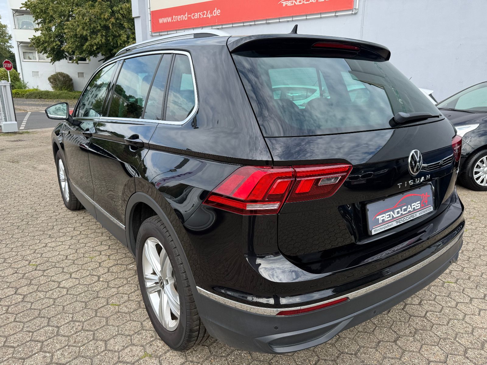 Fahrzeugabbildung Volkswagen Tiguan Life 4Motion*ACC*AHK*NAVI*