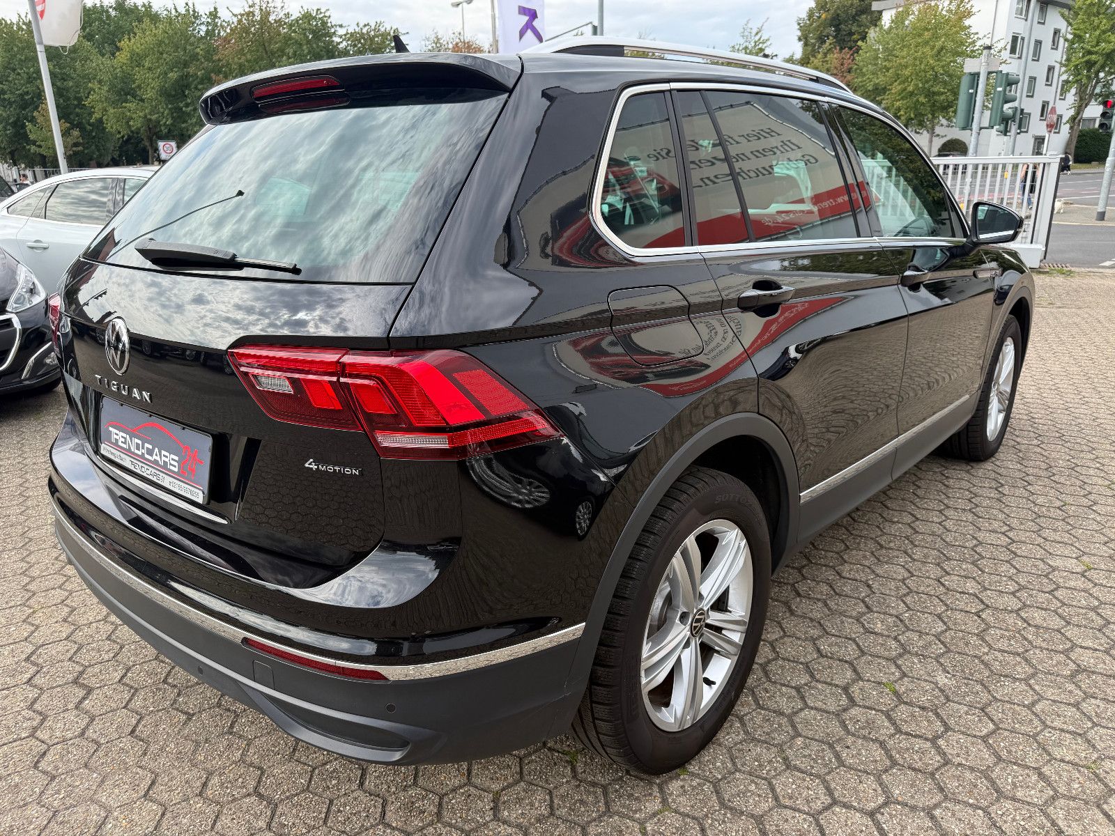 Fahrzeugabbildung Volkswagen Tiguan Life 4Motion*ACC*AHK*NAVI*