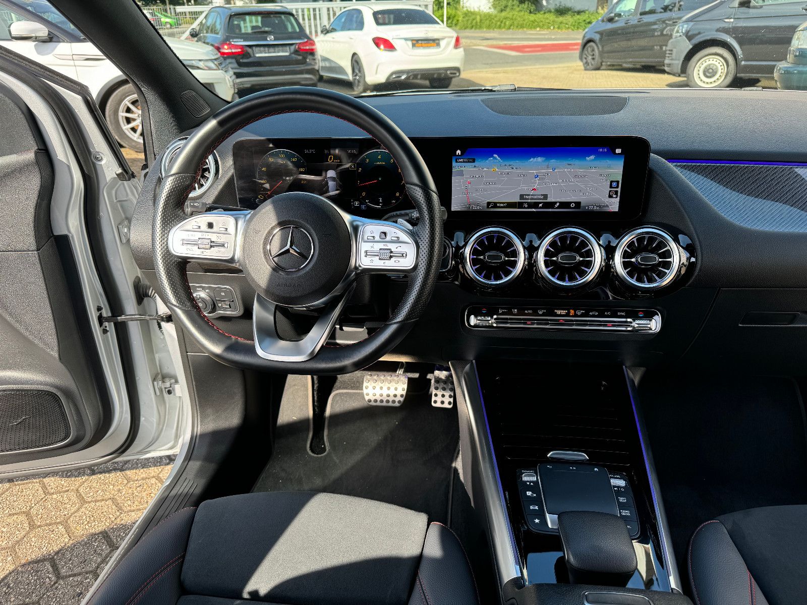 Fahrzeugabbildung Mercedes-Benz B 180 AMG LINE AMG NIGHT  Paket