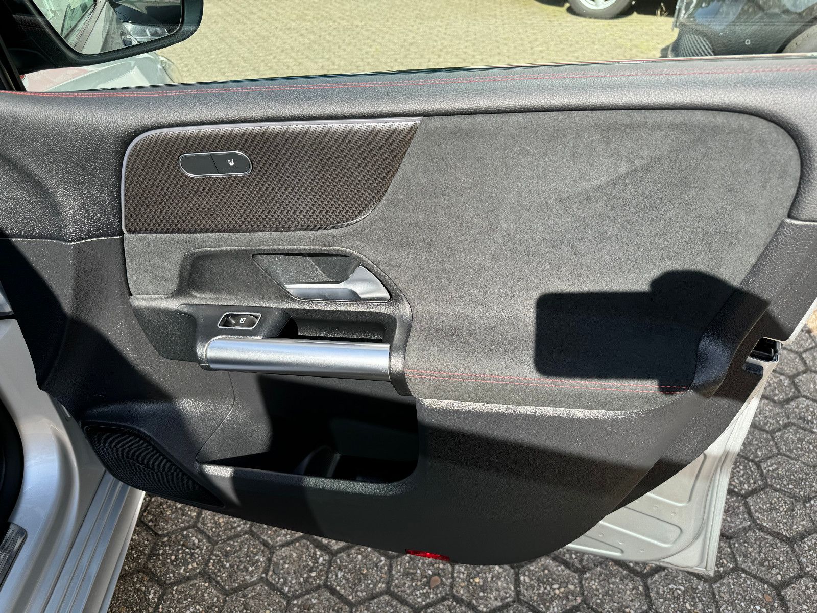 Fahrzeugabbildung Mercedes-Benz B 180 AMG LINE AMG NIGHT  Paket