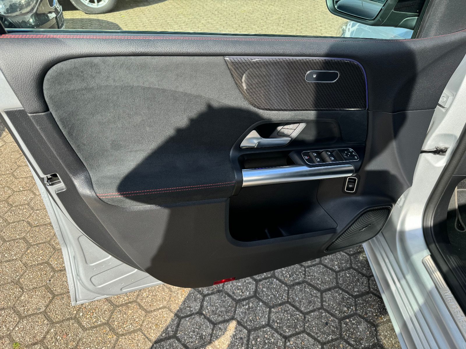 Fahrzeugabbildung Mercedes-Benz B 180 AMG LINE AMG NIGHT  Paket