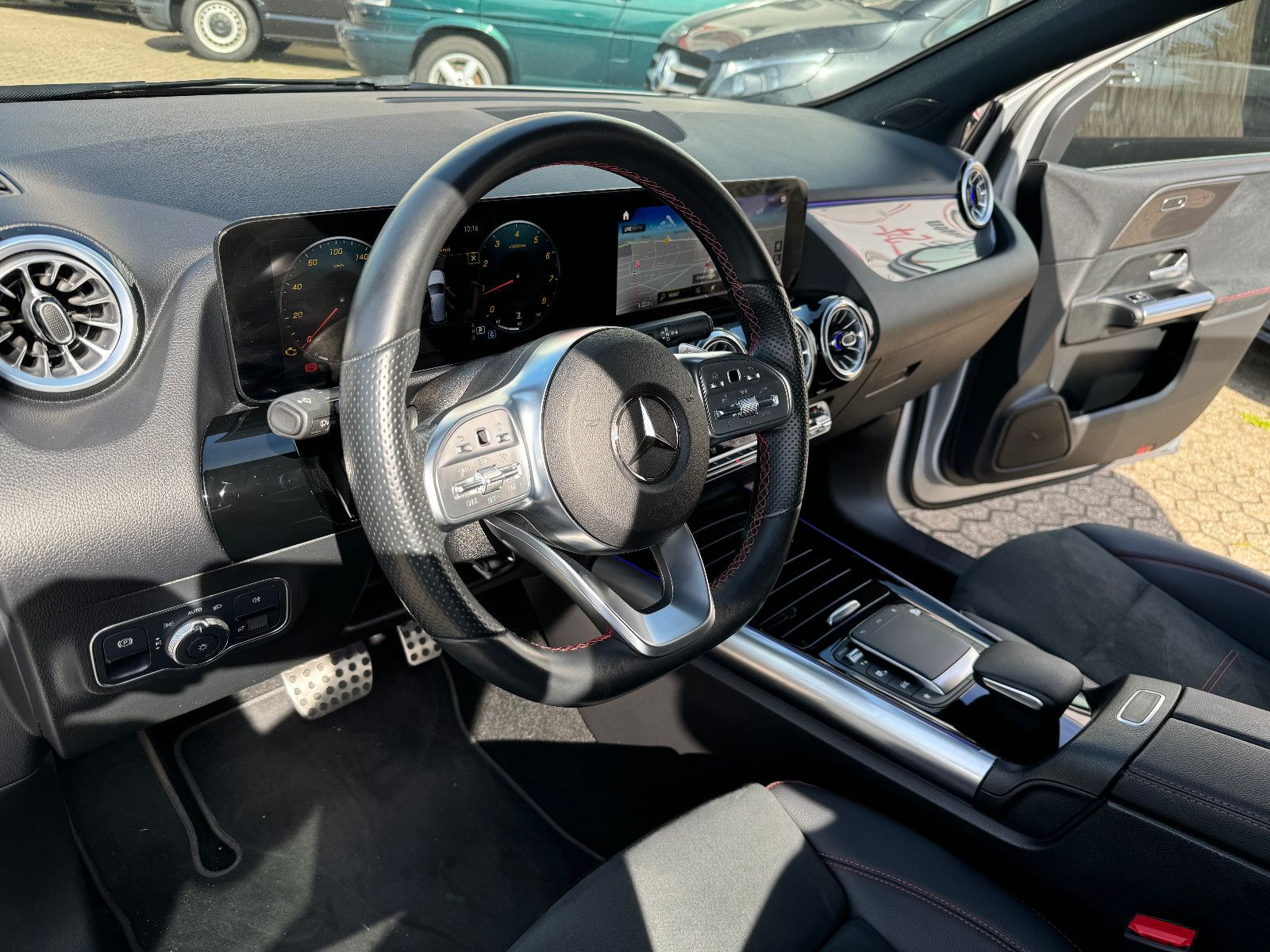 Fahrzeugabbildung Mercedes-Benz B 180 AMG LINE AMG NIGHT  Paket