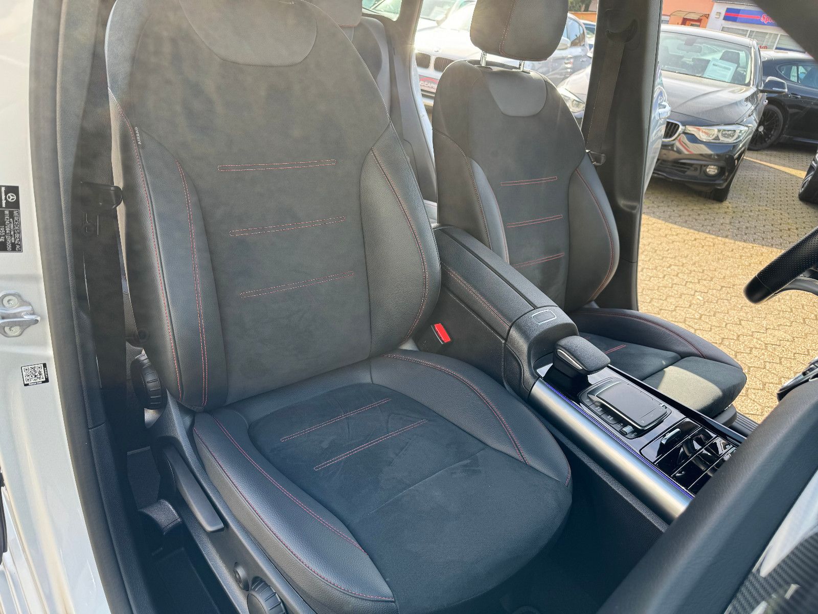 Fahrzeugabbildung Mercedes-Benz B 180 AMG LINE AMG NIGHT  Paket