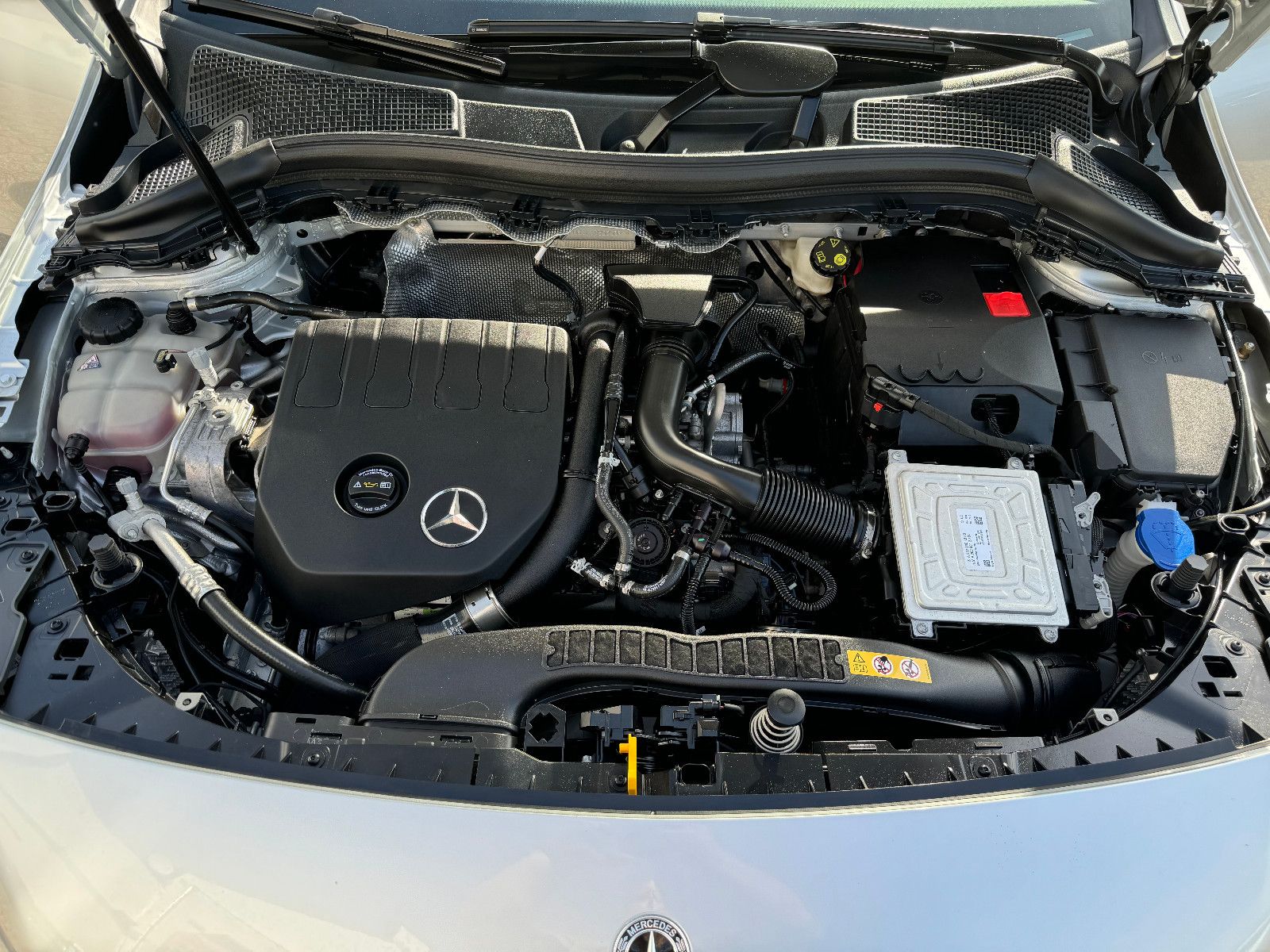 Fahrzeugabbildung Mercedes-Benz B 180 AMG LINE AMG NIGHT  Paket