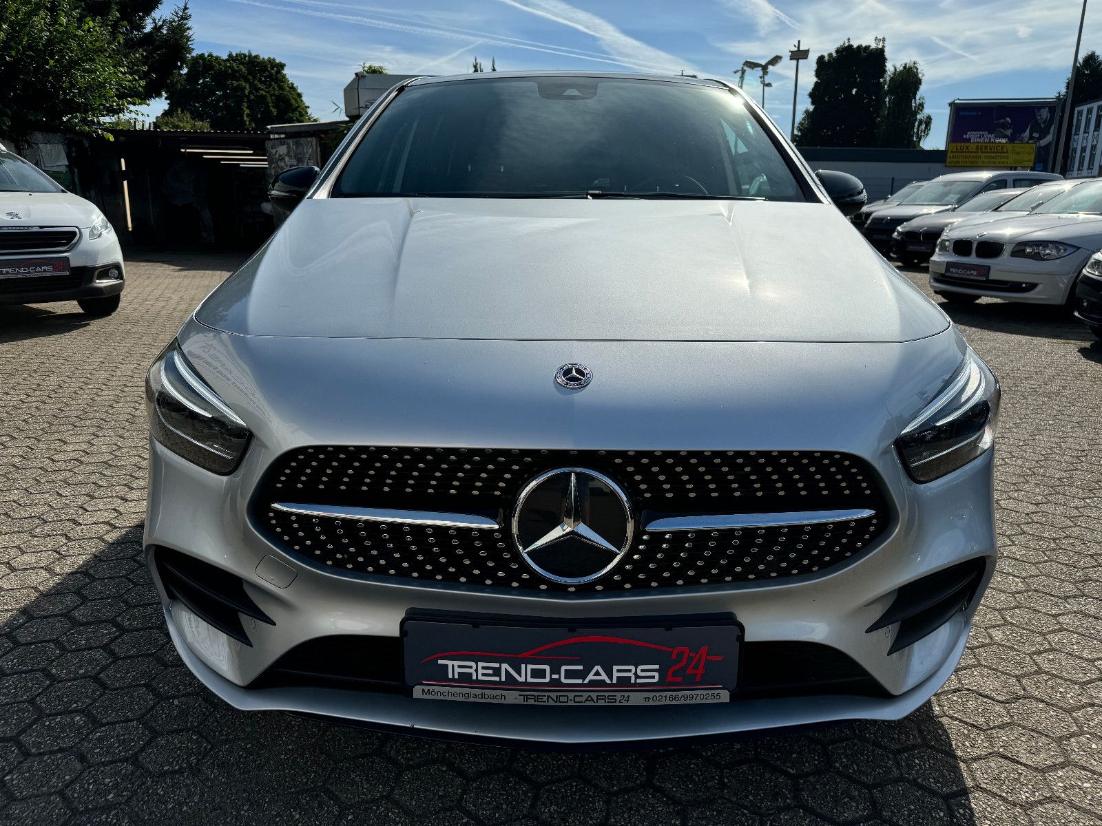 Fahrzeugabbildung Mercedes-Benz B 180 AMG LINE AMG NIGHT  Paket