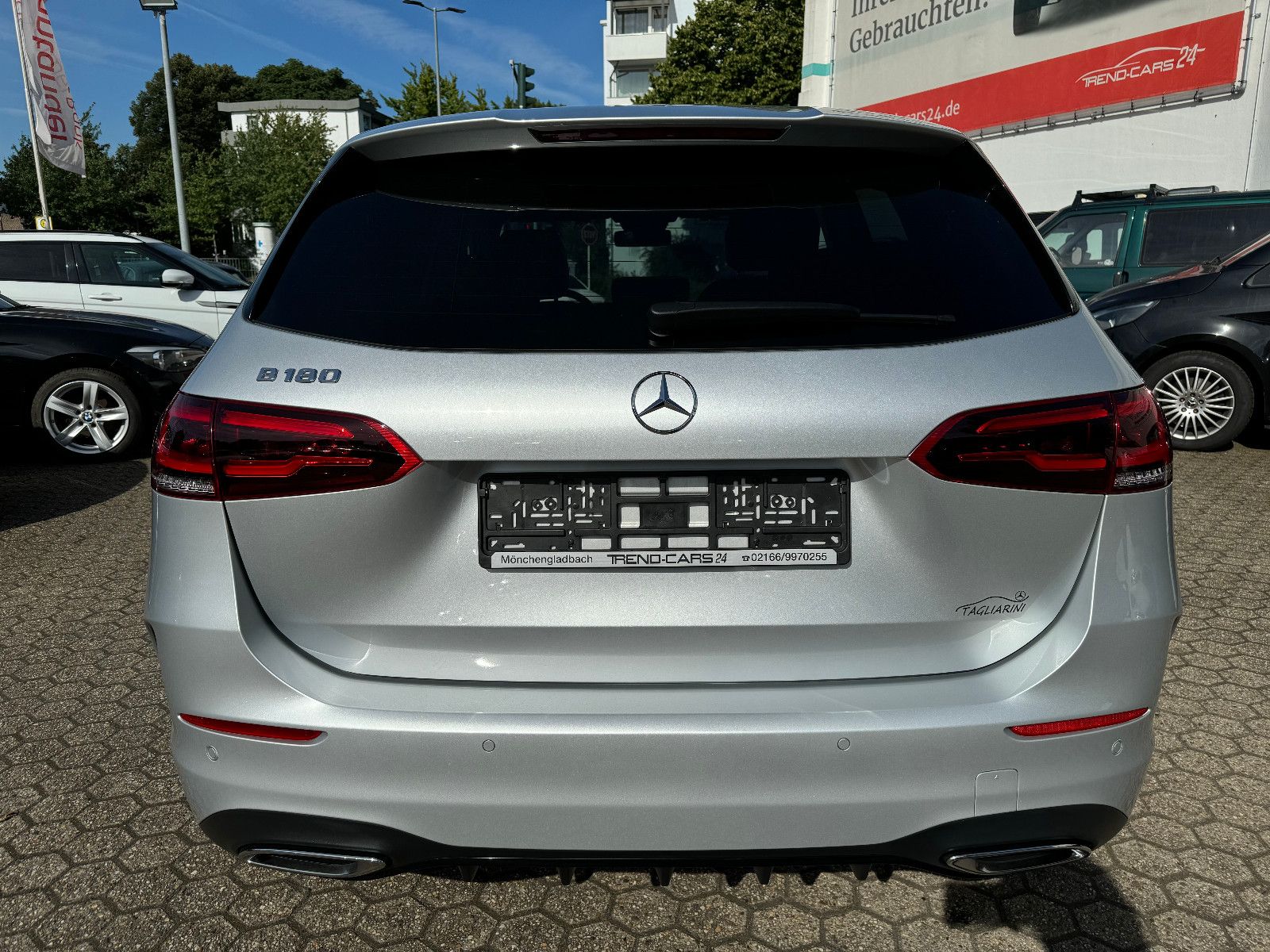Fahrzeugabbildung Mercedes-Benz B 180 AMG LINE AMG NIGHT  Paket