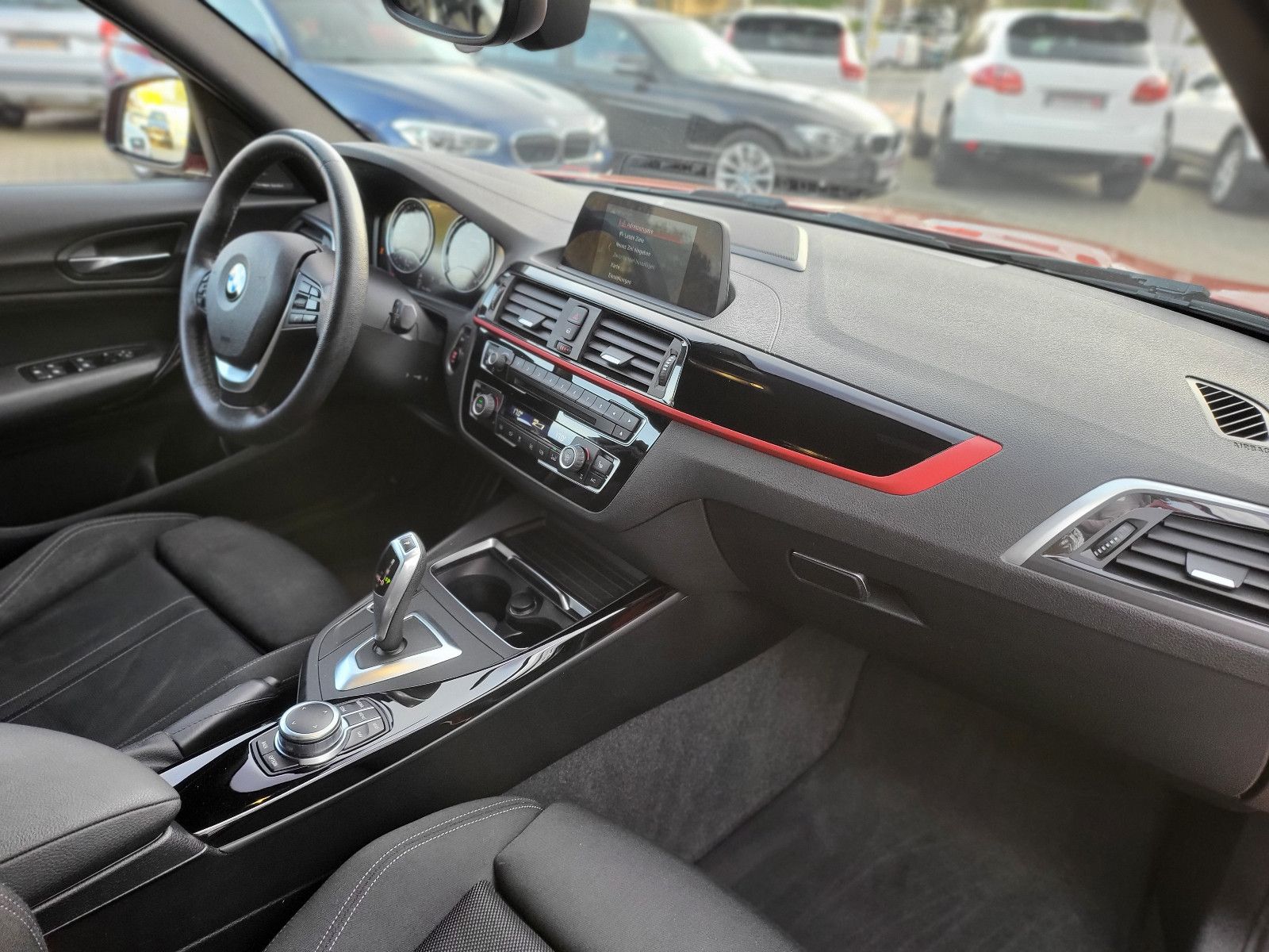 Fahrzeugabbildung BMW 116 d 1 Lim. Edition Sport*Harman Kardon*Navi*