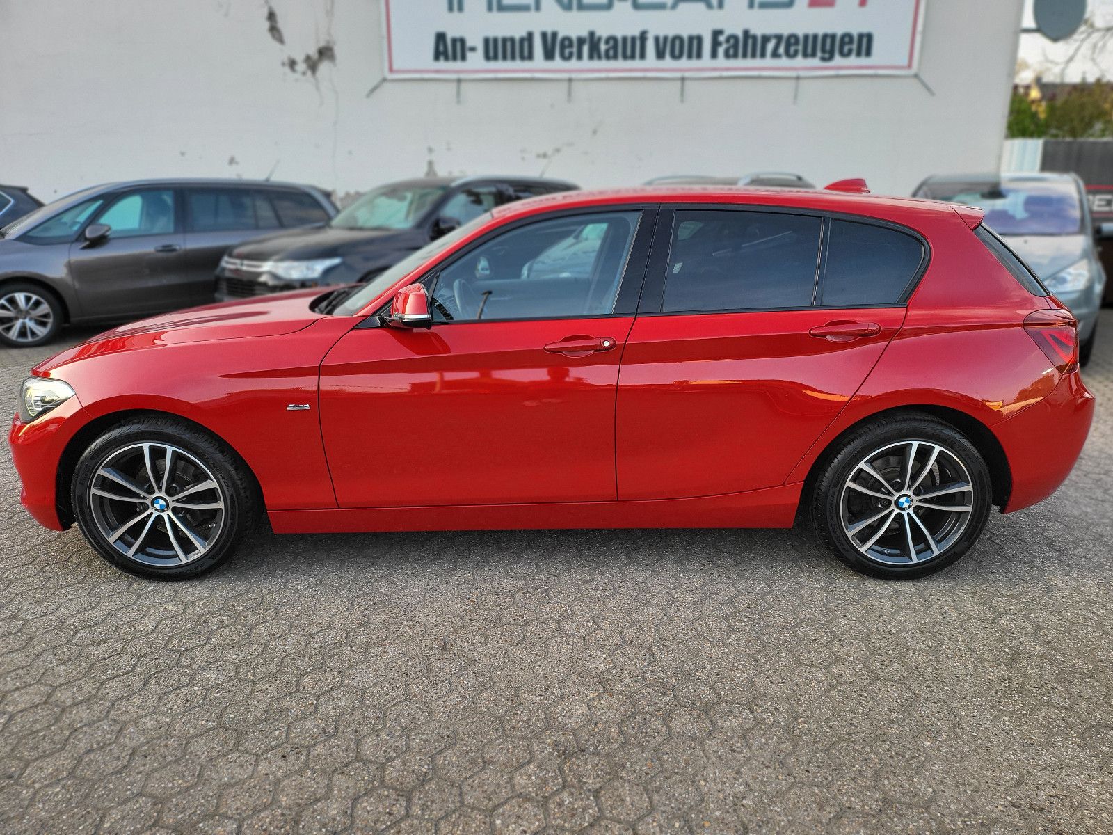 Fahrzeugabbildung BMW 116 d 1 Lim. Edition Sport*Harman Kardon*Navi*