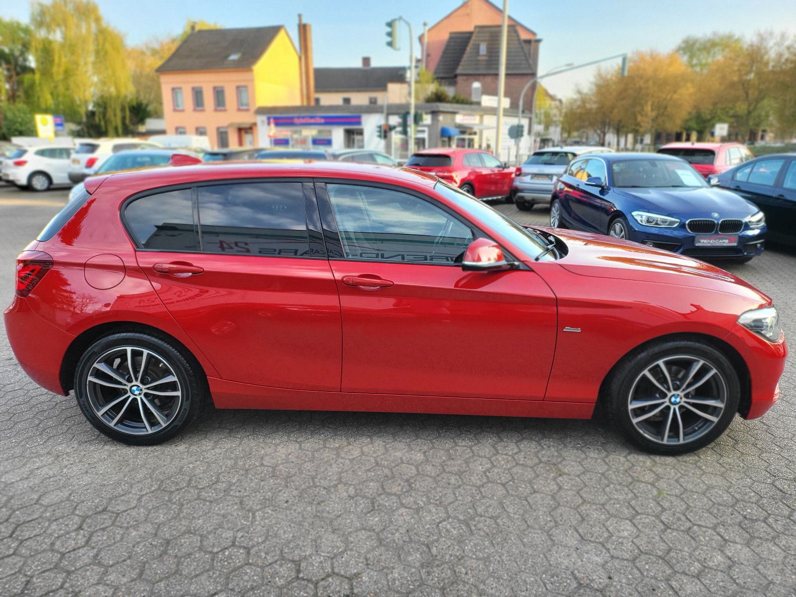 Fahrzeugabbildung BMW 116 d 1 Lim. Edition Sport*Harman Kardon*Navi*