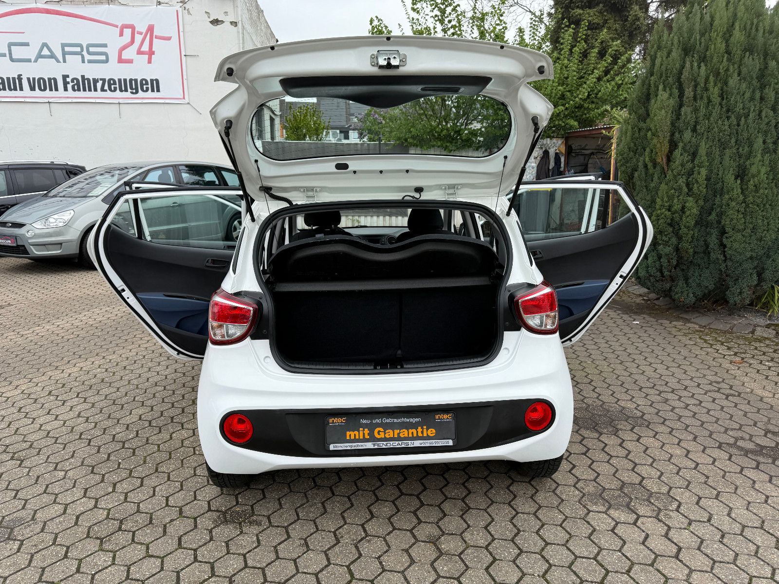 Fahrzeugabbildung Hyundai i10 Trend