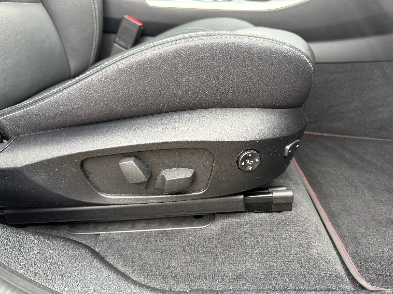 Fahrzeugabbildung BMW X3 xDrive 35 d*Pano*Leder*headup*M-Paket*
