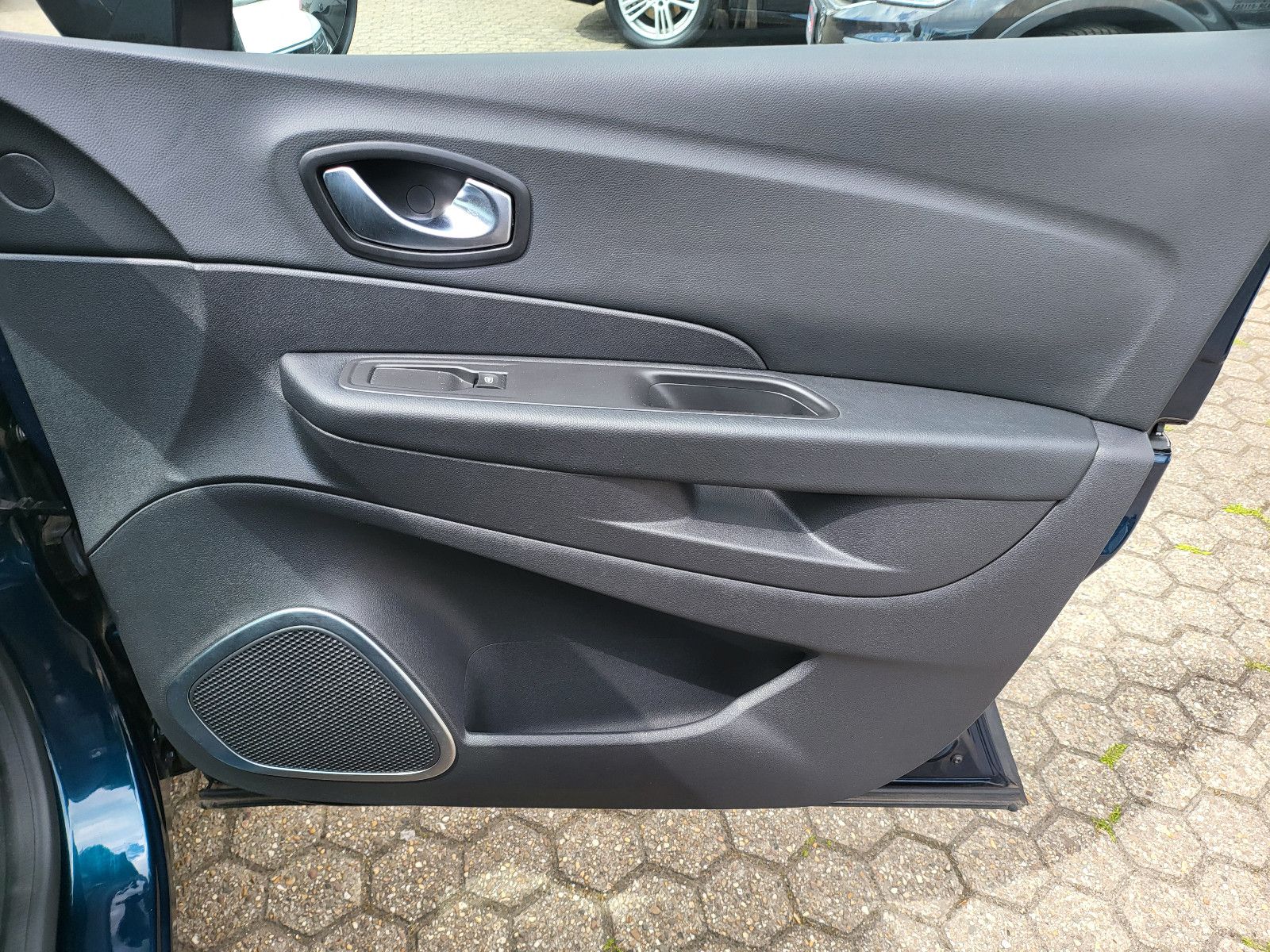 Fahrzeugabbildung Renault Captur Intens