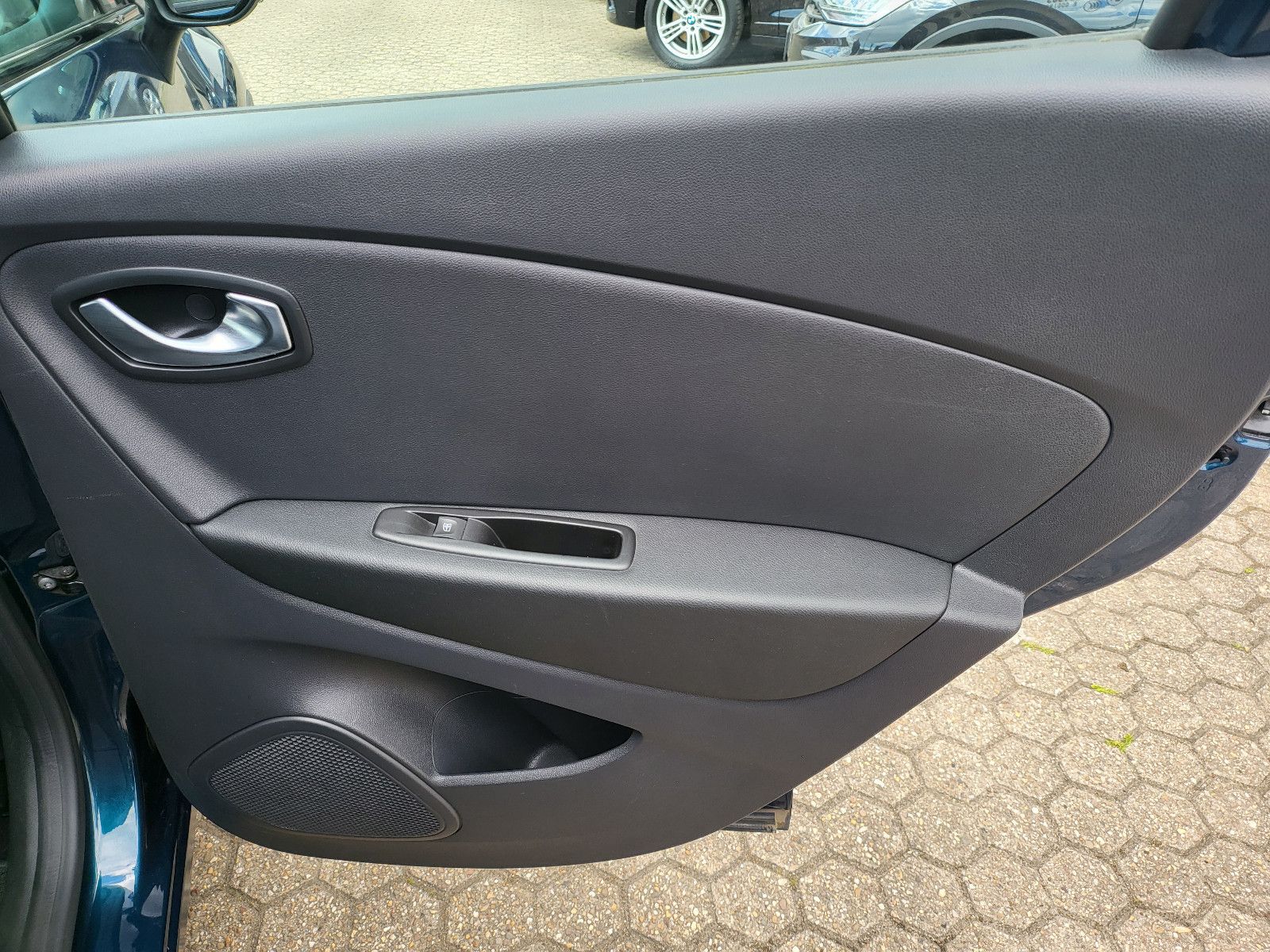 Fahrzeugabbildung Renault Captur Intens