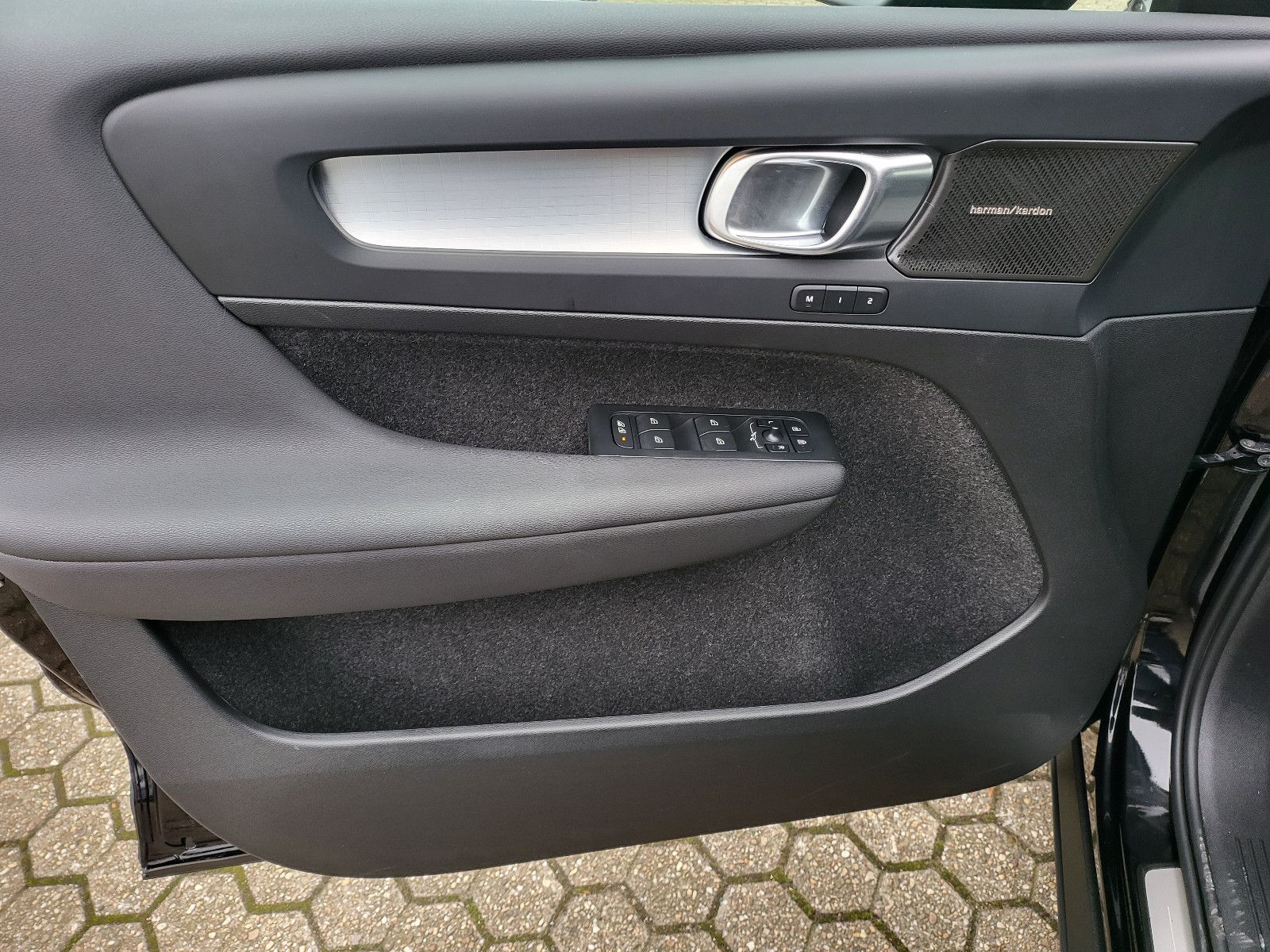 Fahrzeugabbildung Volvo XC 40  Plus Dark*Harman/Kardon*Pano*Navi*ACC*
