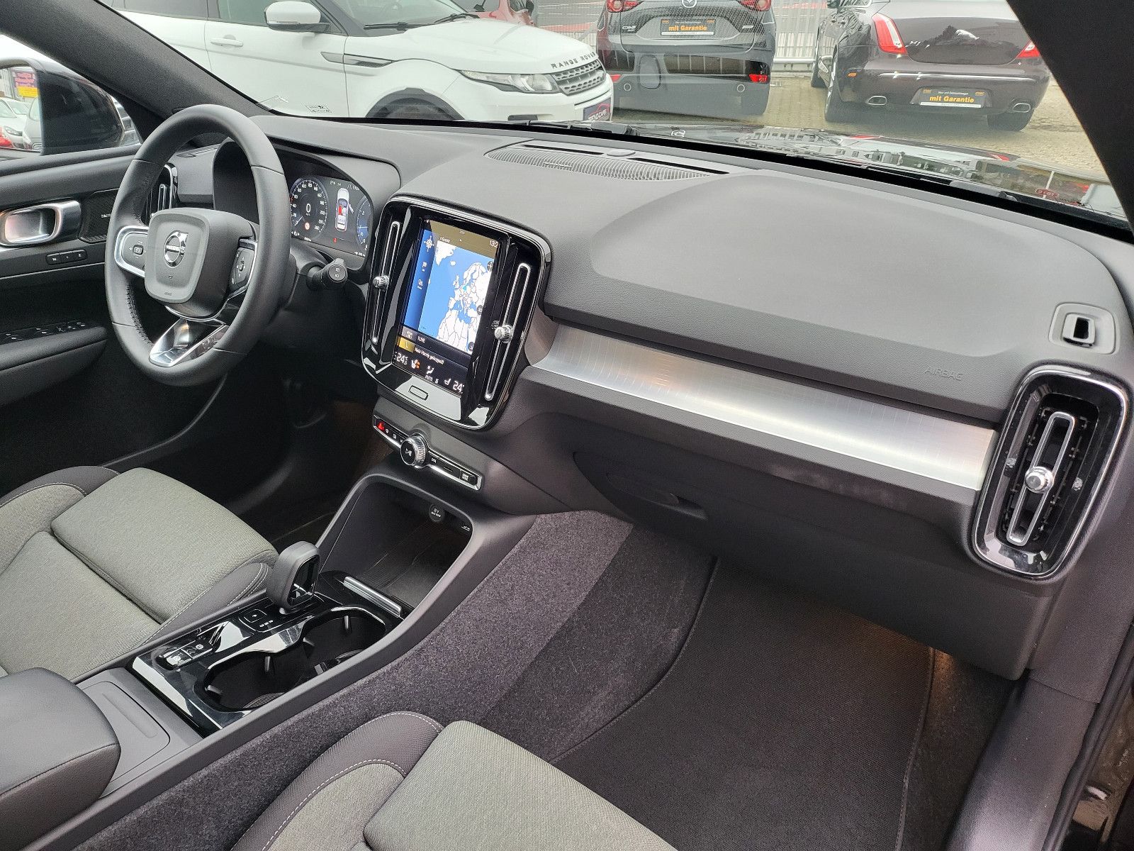 Fahrzeugabbildung Volvo XC 40  Plus Dark*Harman/Kardon*Pano*Navi*ACC*