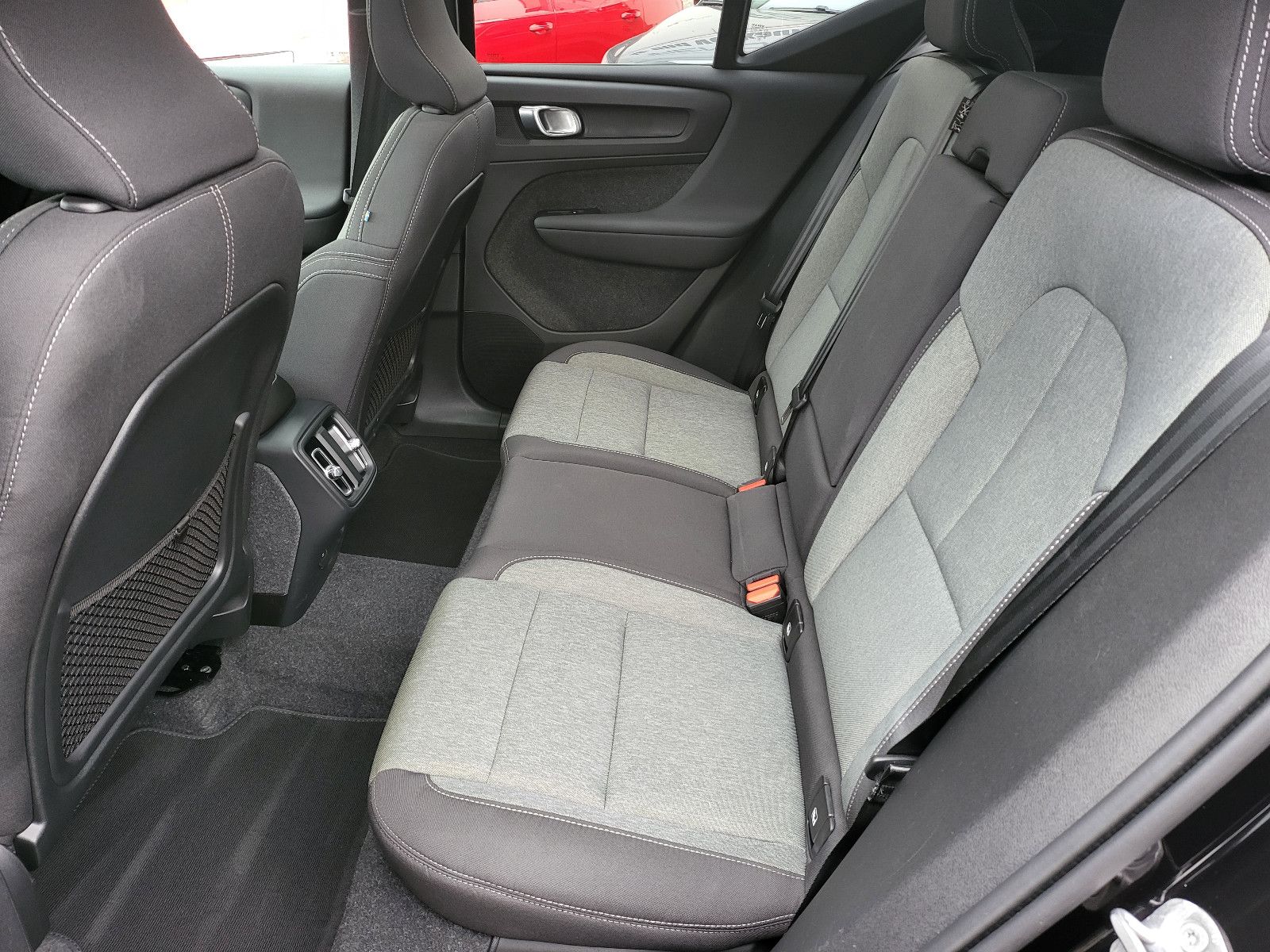 Fahrzeugabbildung Volvo XC 40  Plus Dark*Harman/Kardon*Pano*Navi*ACC*