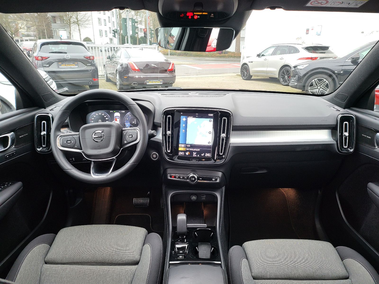 Fahrzeugabbildung Volvo XC 40  Plus Dark*Harman/Kardon*Pano*Navi*ACC*