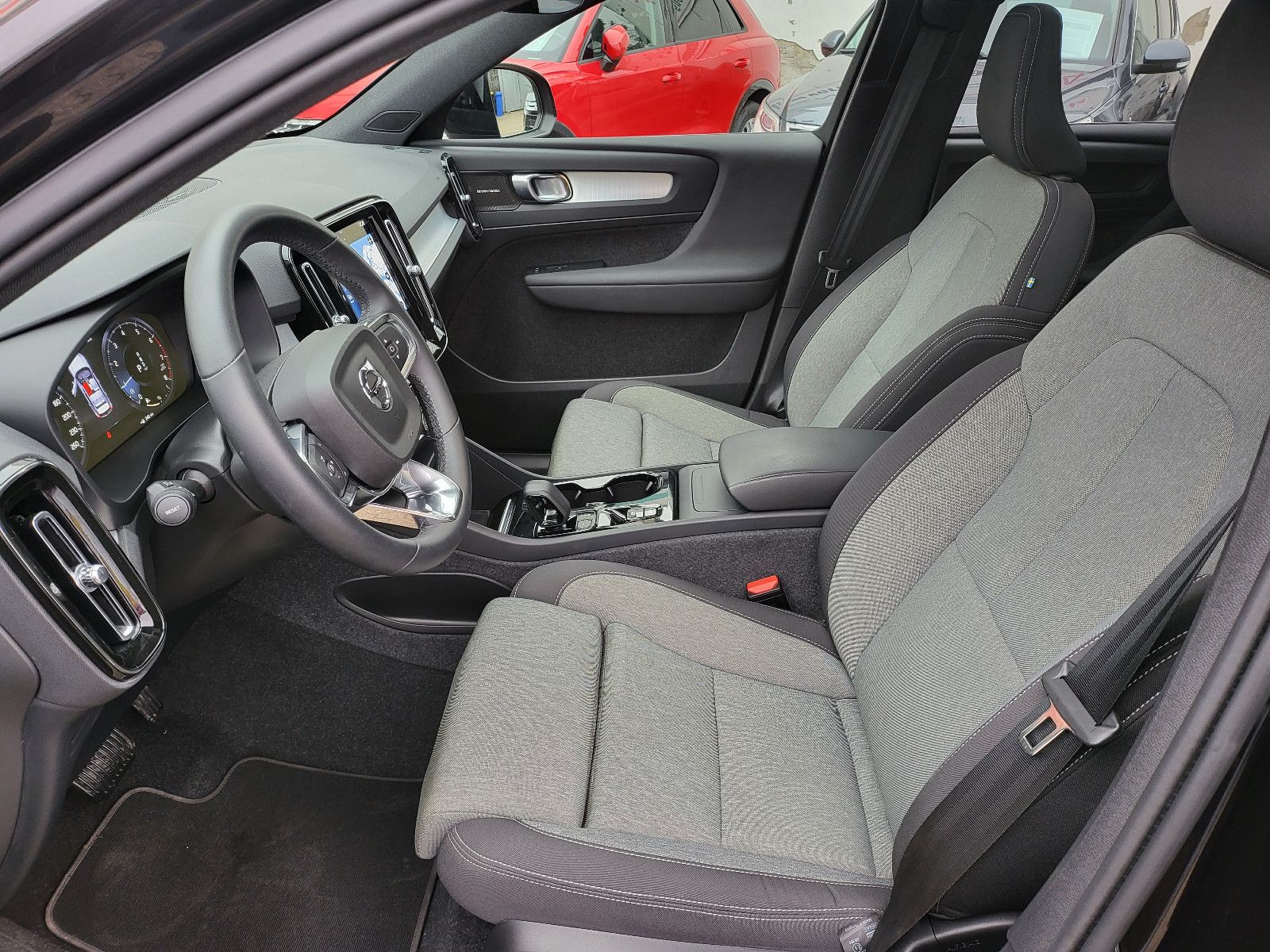 Fahrzeugabbildung Volvo XC 40  Plus Dark*Harman/Kardon*Pano*Navi*ACC*