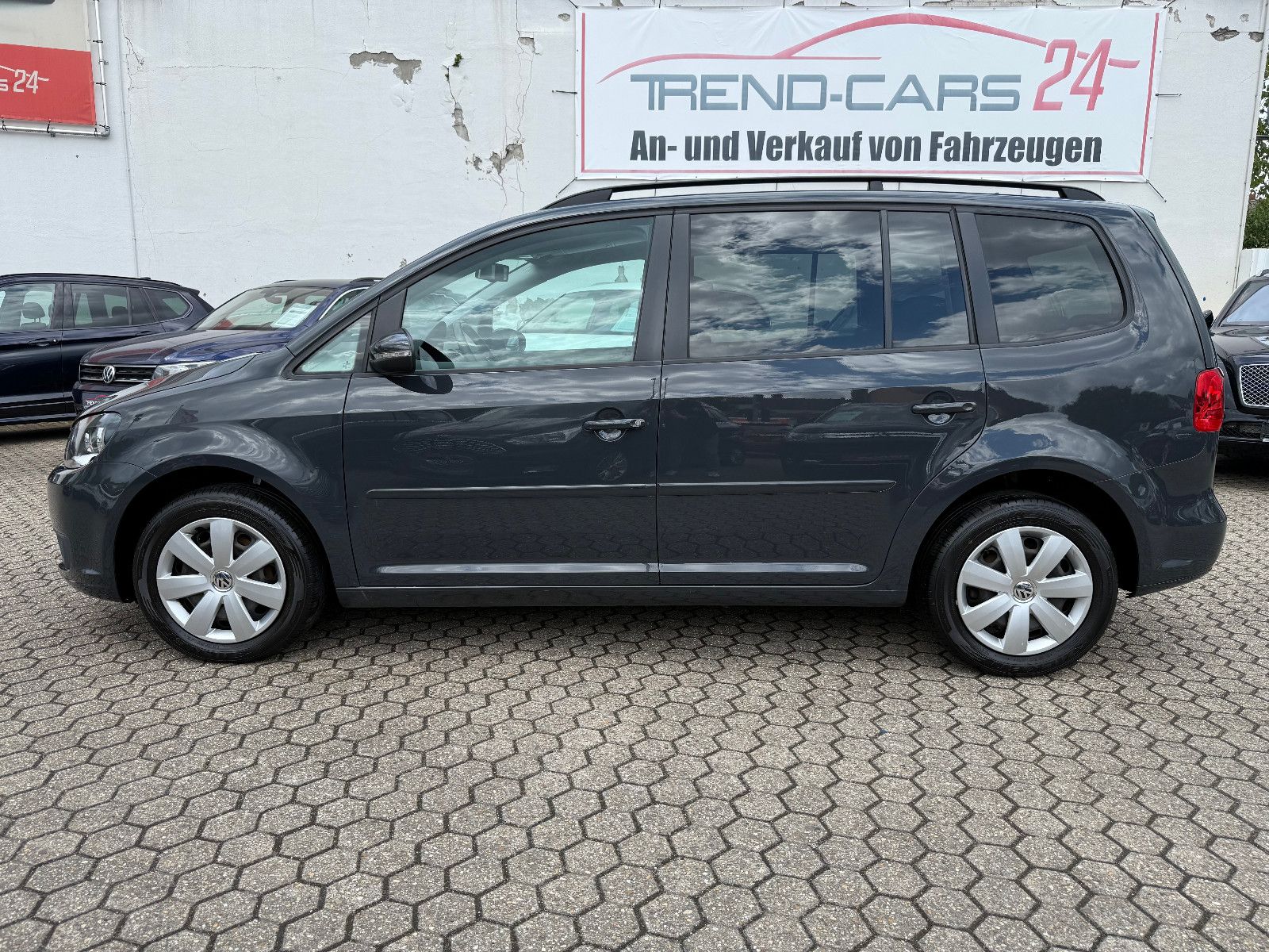 Fahrzeugabbildung Volkswagen Touran Comfortline*1 Hand*Tempomat*7Sitzer*