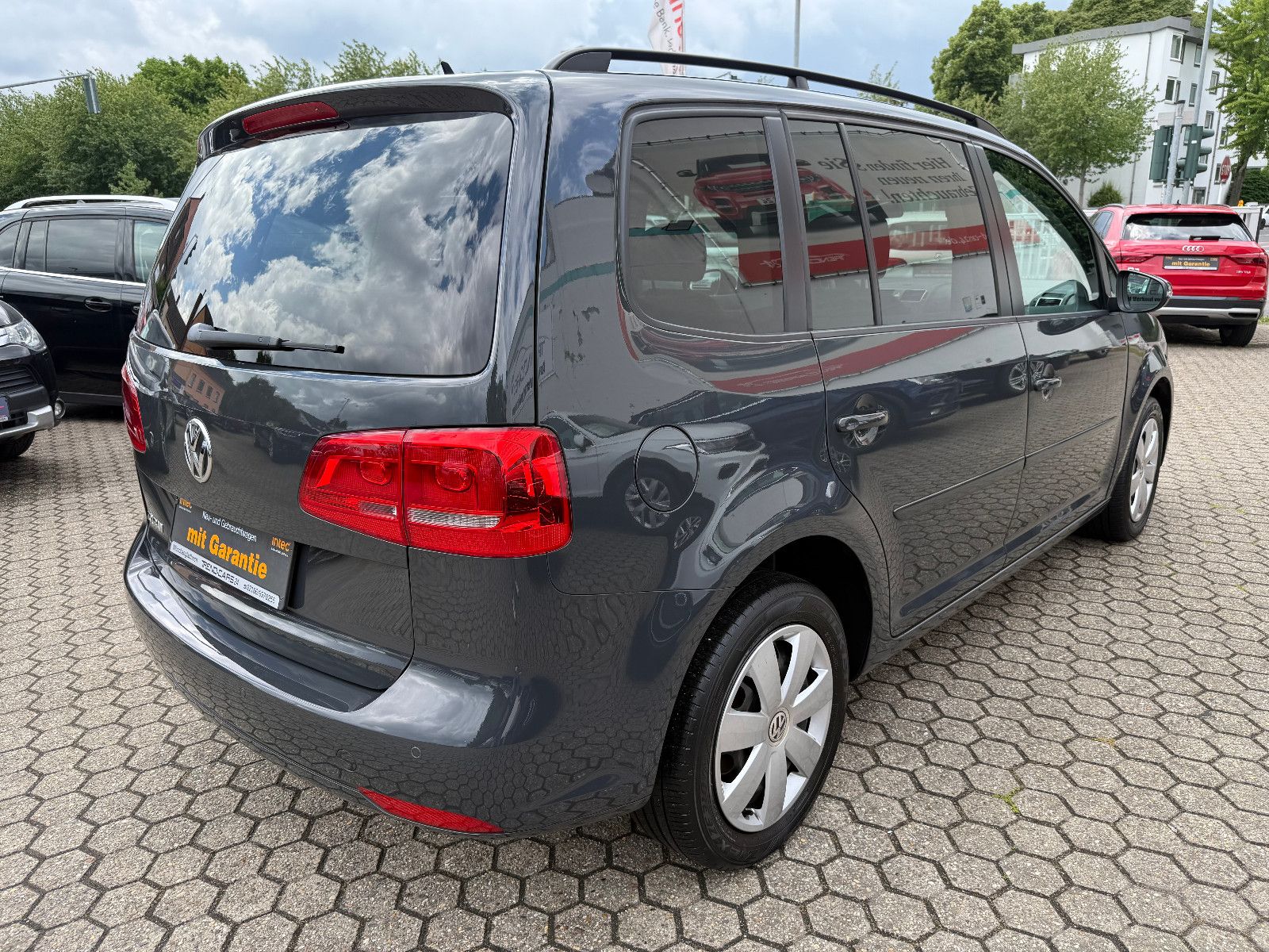 Fahrzeugabbildung Volkswagen Touran Comfortline*1 Hand*Tempomat*7Sitzer*