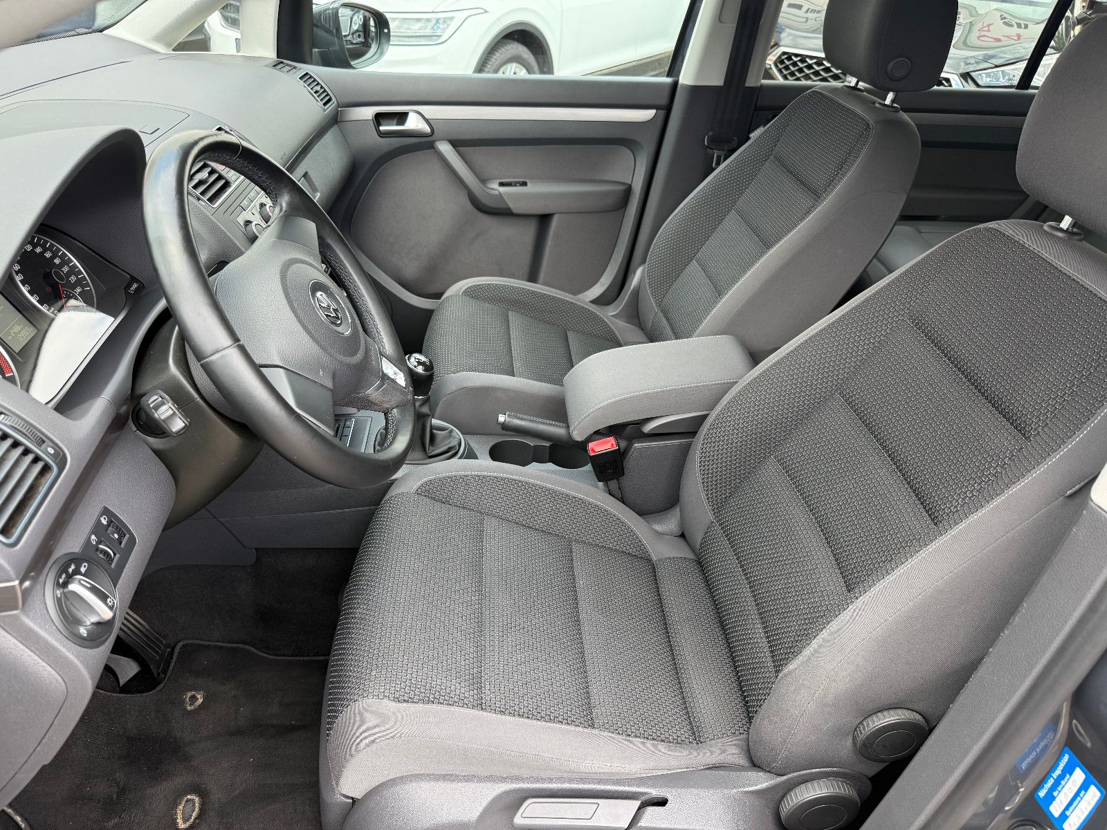 Fahrzeugabbildung Volkswagen Touran Comfortline*1 Hand*Tempomat*7Sitzer*