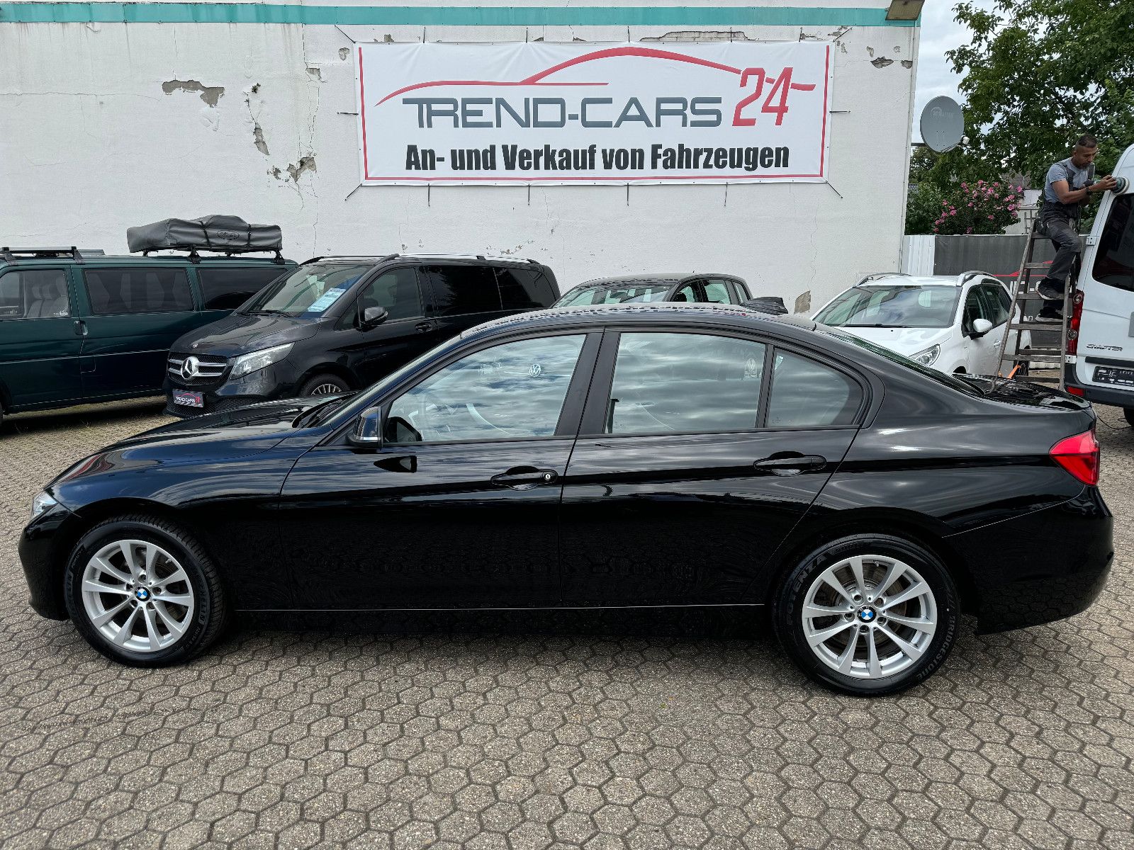 Fahrzeugabbildung BMW 330d Limo.Advantage **Automatik ** Navi