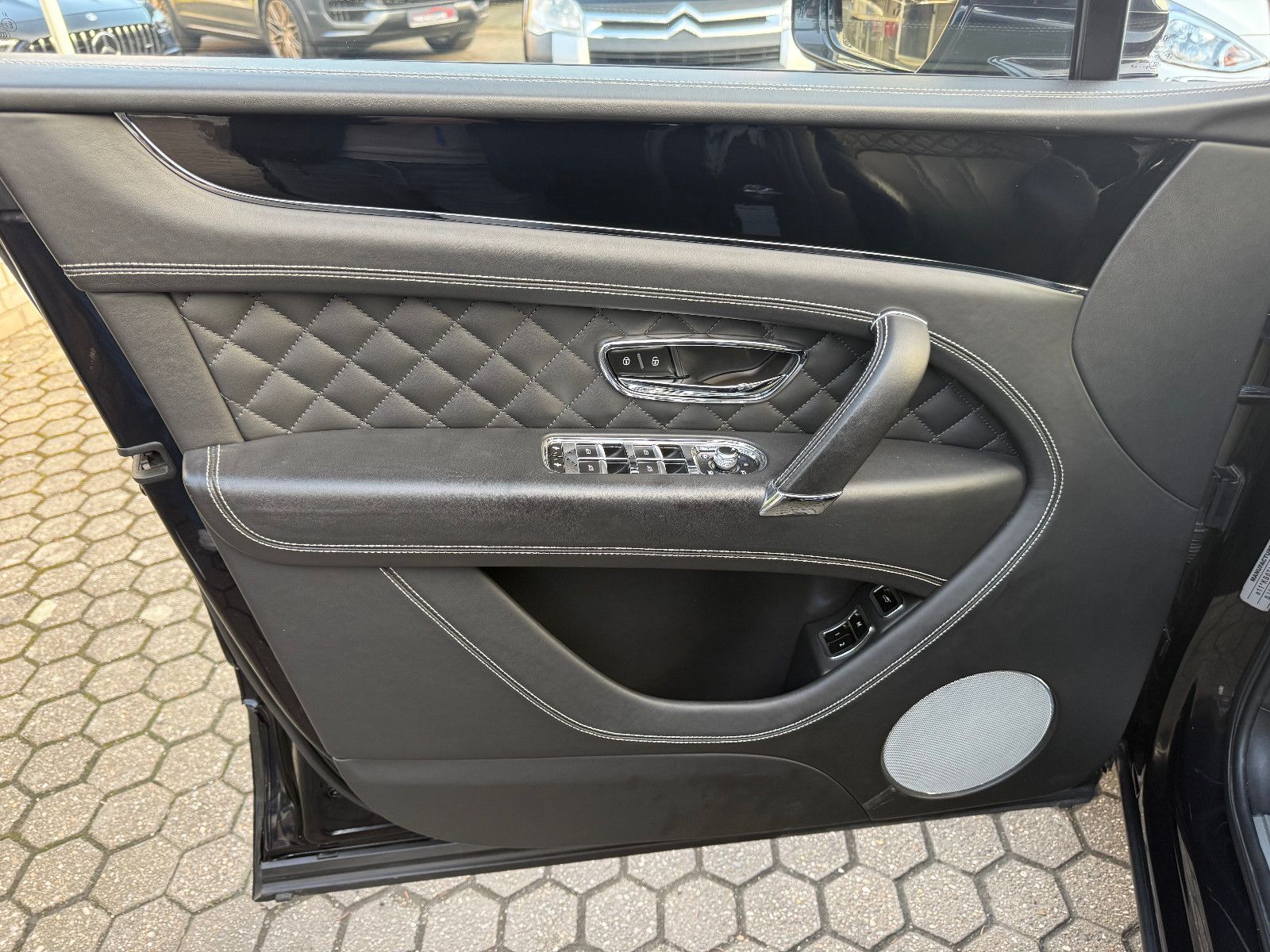 Fahrzeugabbildung Bentley Bentayga 6.0 W12 4WD*FirstEdition* Voll*