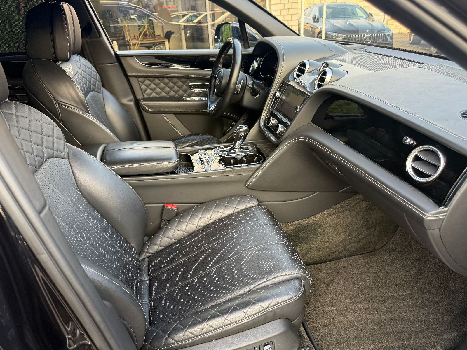Fahrzeugabbildung Bentley Bentayga 6.0 W12 4WD*FirstEdition* Voll*
