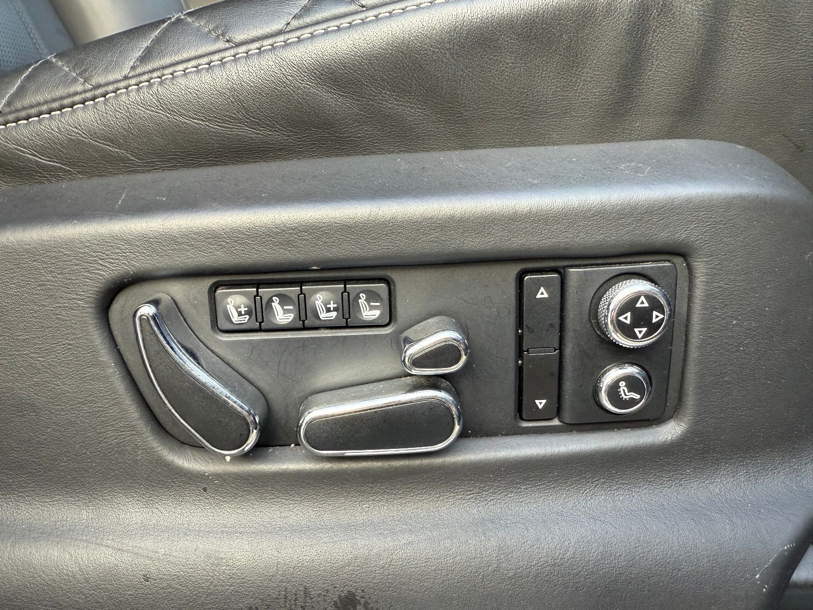 Fahrzeugabbildung Bentley Bentayga 6.0 W12 4WD*FirstEdition* Voll*
