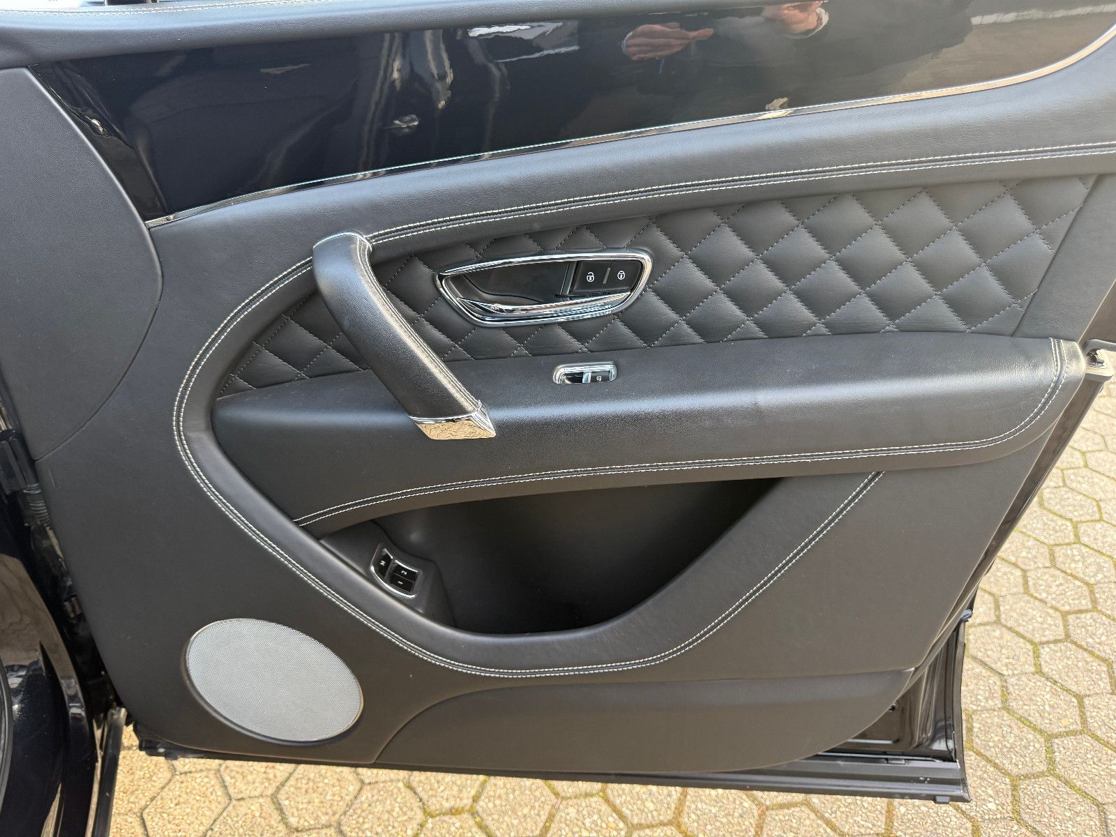 Fahrzeugabbildung Bentley Bentayga 6.0 W12 4WD*FirstEdition* Voll*