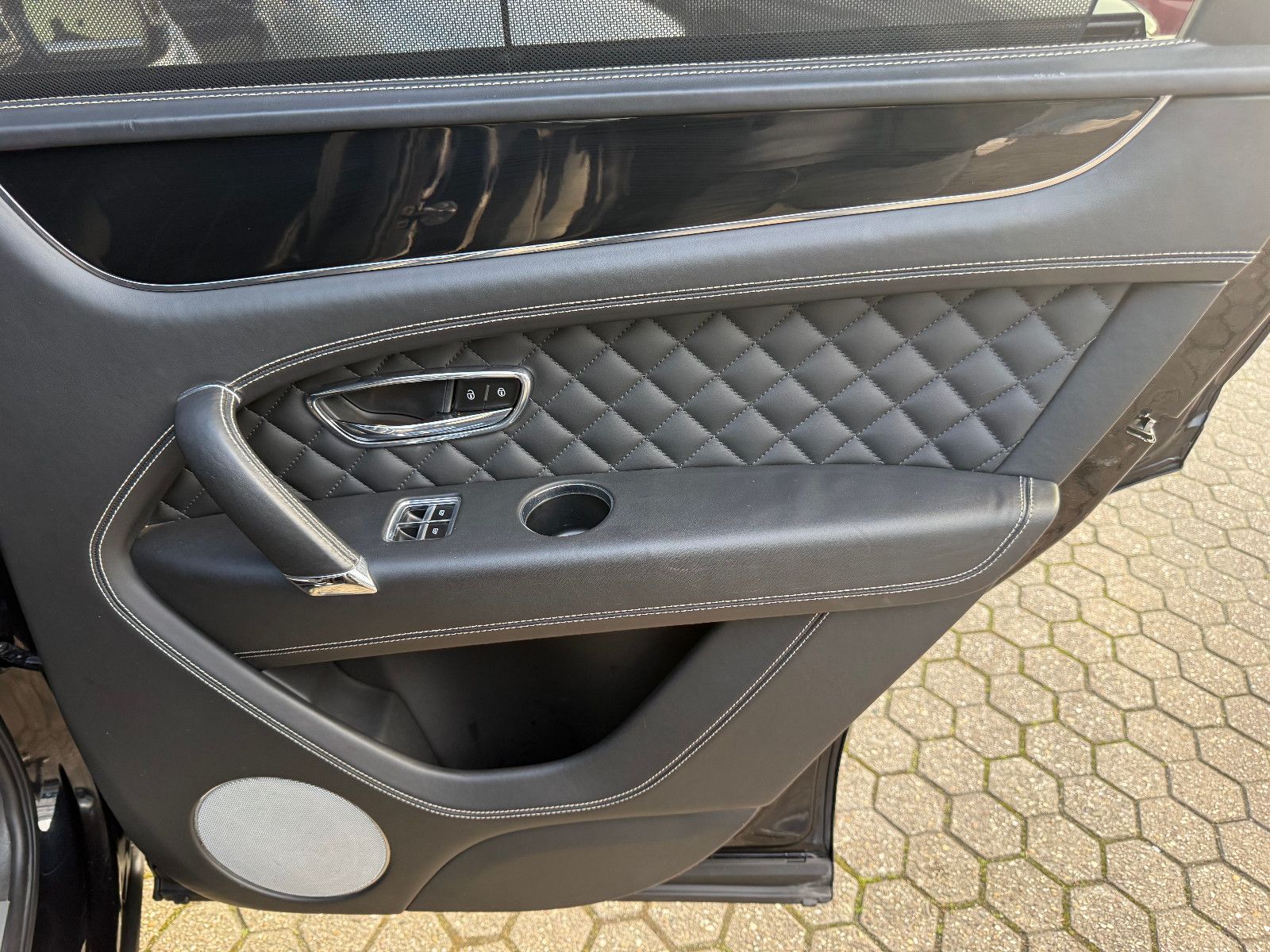 Fahrzeugabbildung Bentley Bentayga 6.0 W12 4WD*FirstEdition* Voll*