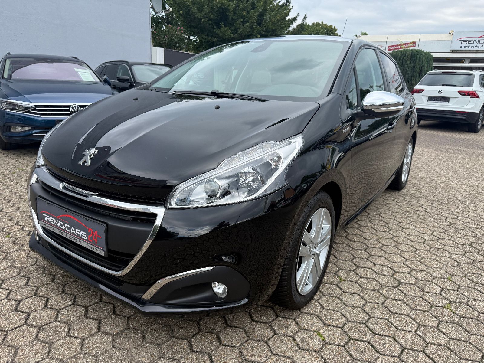 Peugeot 208 Style 4Türer *Zahnriemen NEU*
