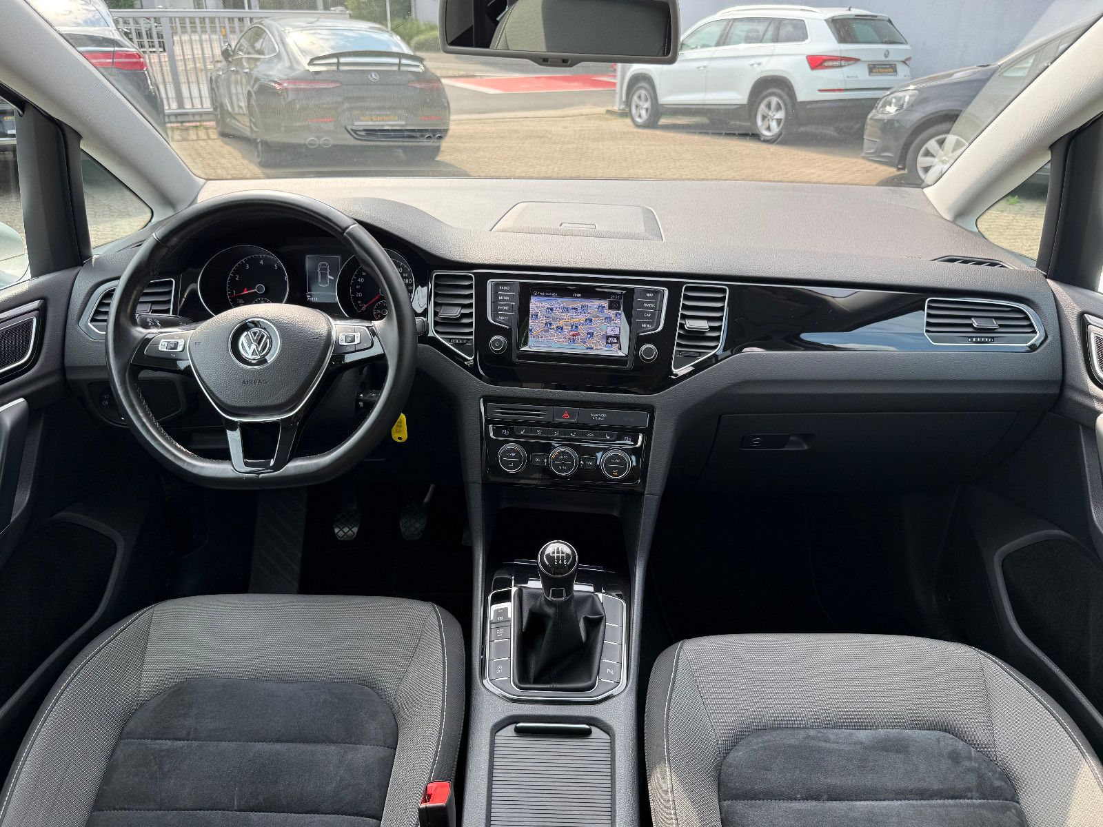 Fahrzeugabbildung Volkswagen Golf SportsvanVII Lounge*Sehr gepflegt*Klima*AHK